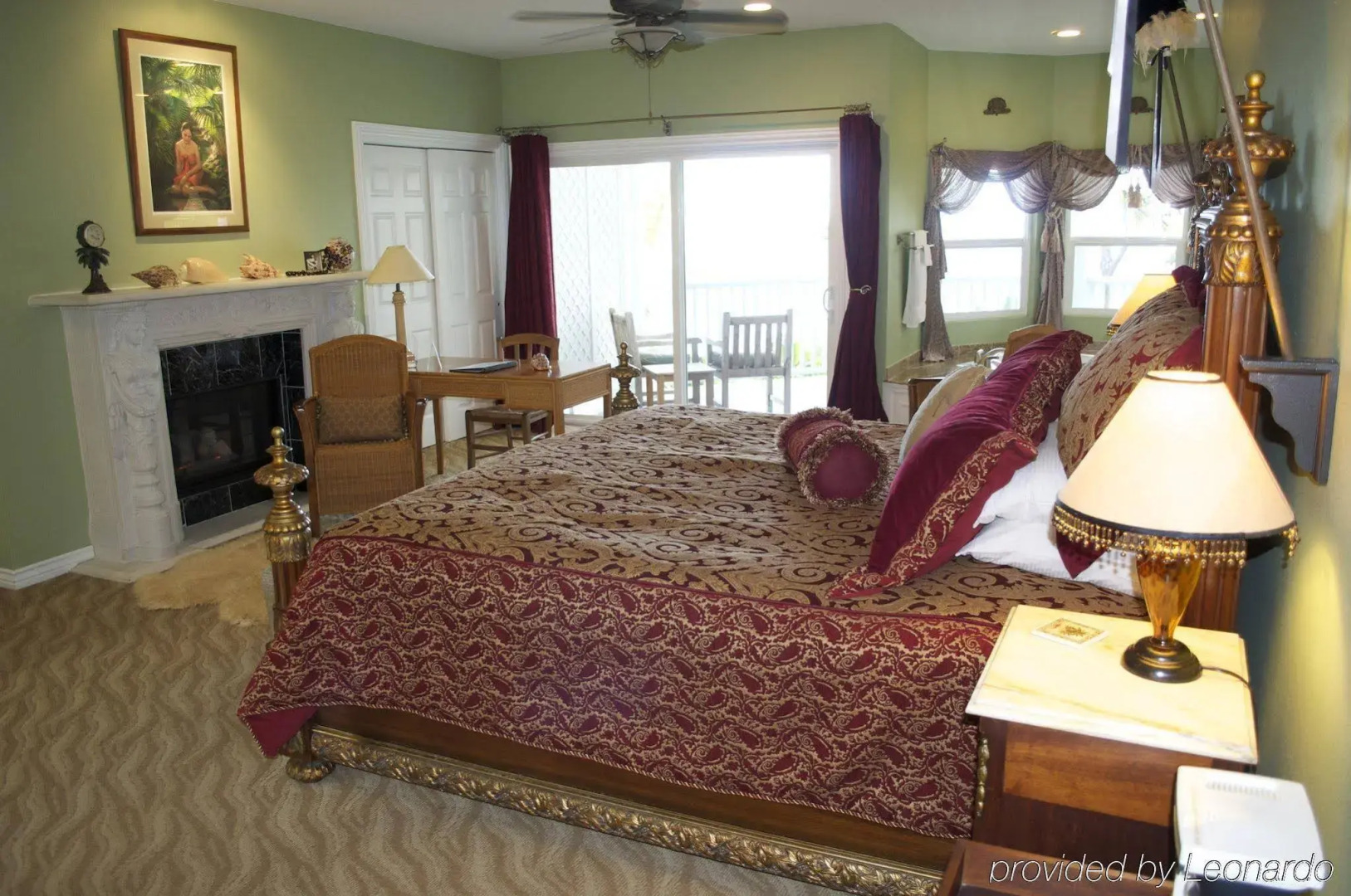 Palms Cliff House Inn