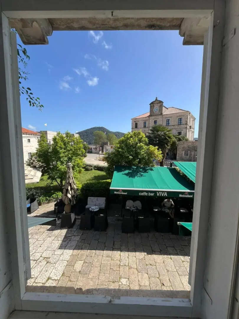 Apartment Main Street