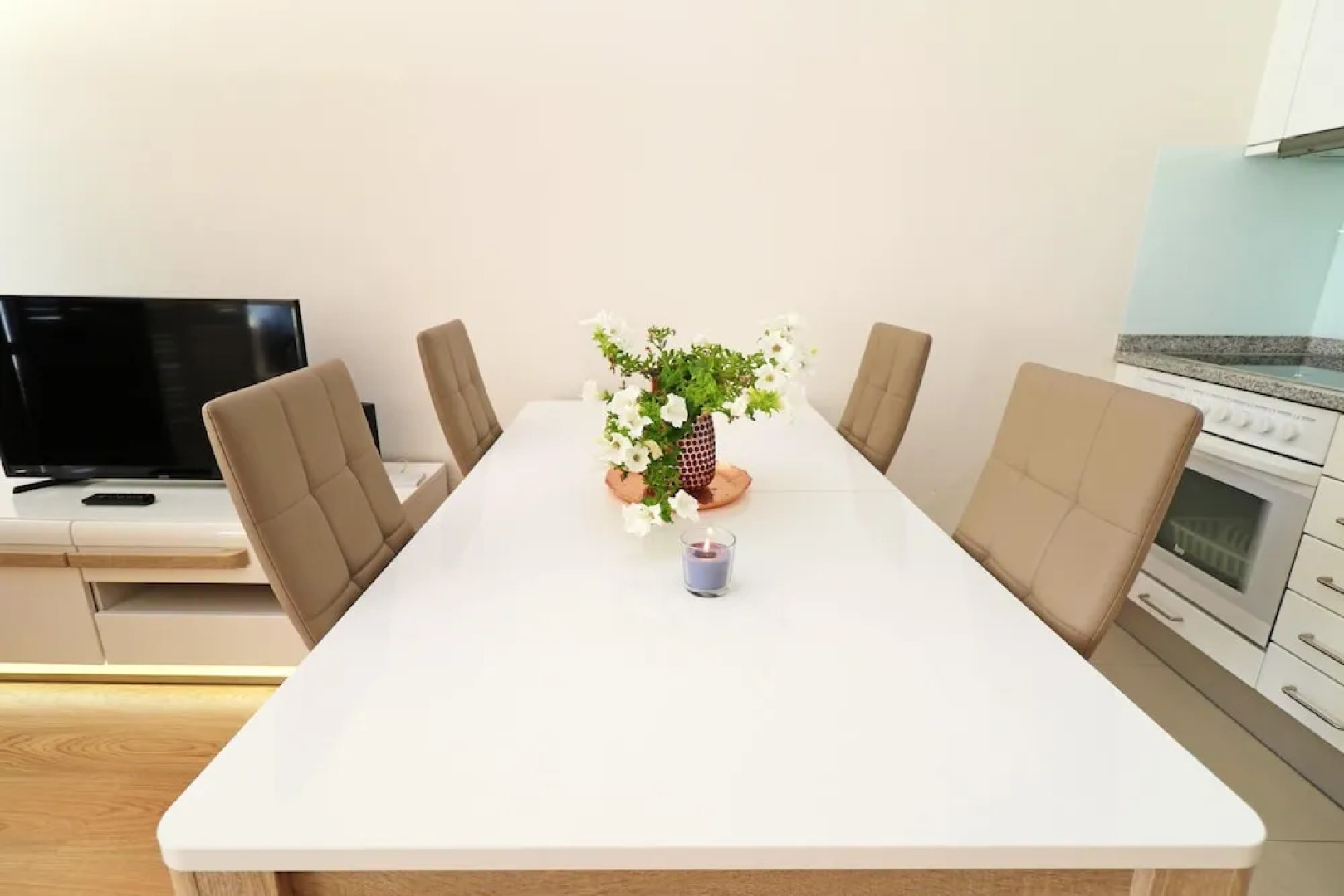 Studio in Esposende, With Wonderful Lake View, Pool Access, Enclosed G