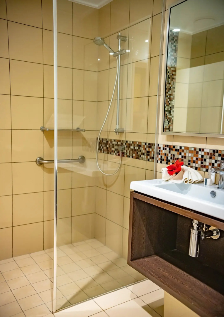 Highlander Hotel & Apartments