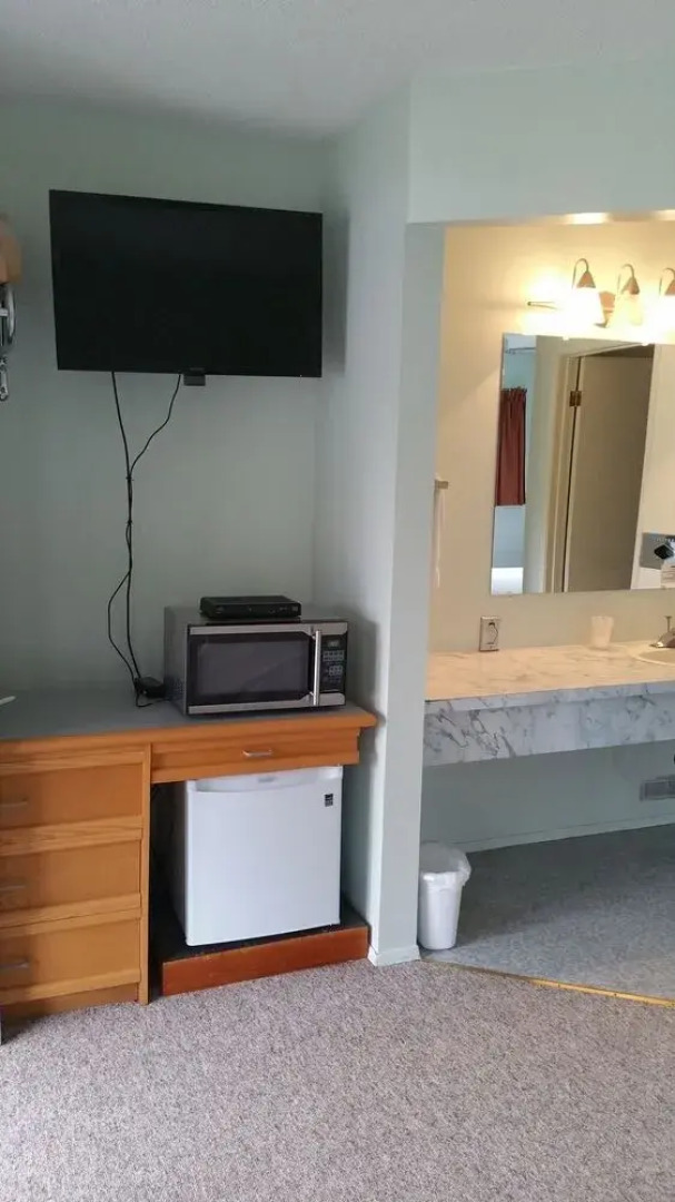 Rivermount Motel Campground and RV Park