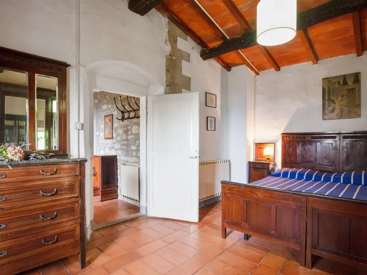 Hillside Retreat With a View