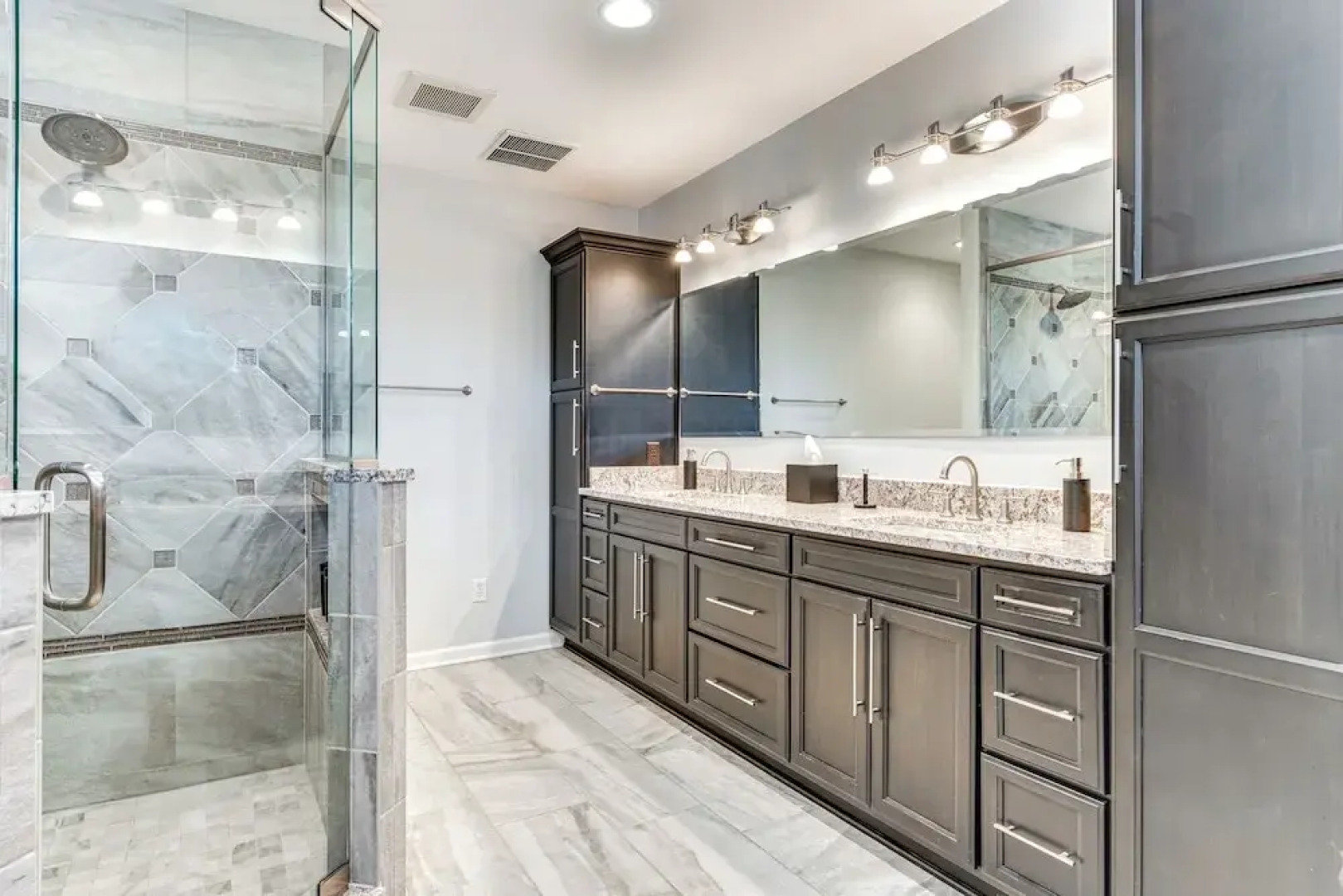 Walk to Main St & Parks: Zionsville Village Home