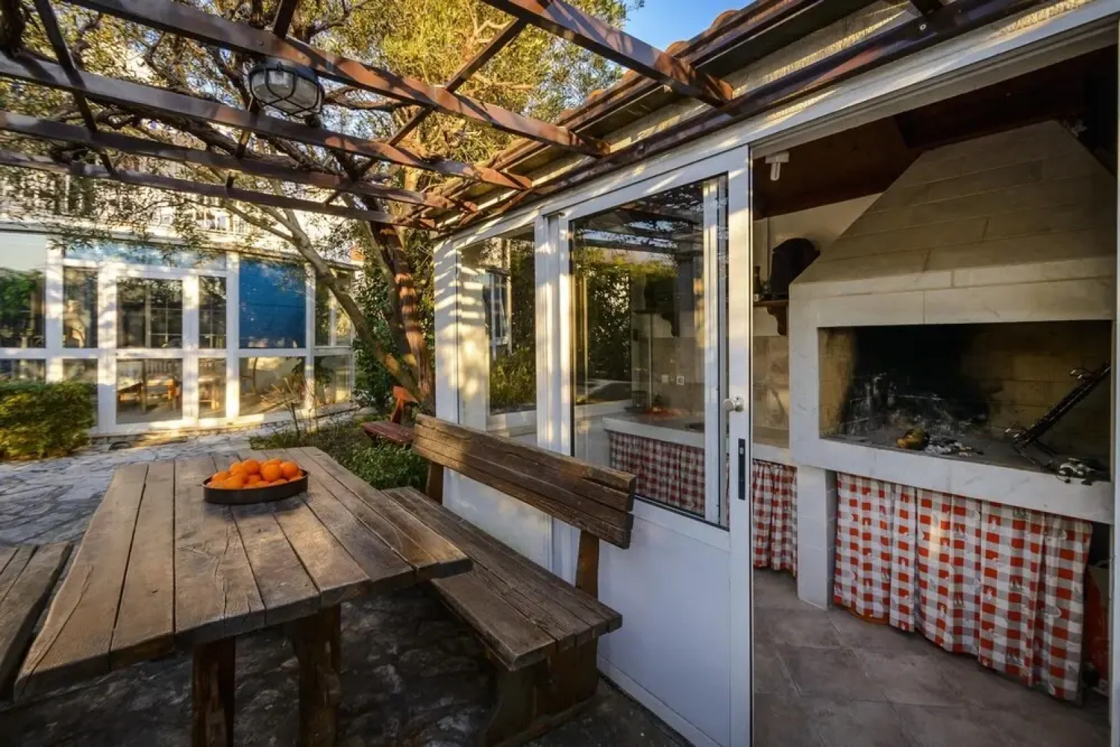 Villa Piano - Four Bedroom Villa With Terrace and Swimming Pool ID Direct Booker 1036