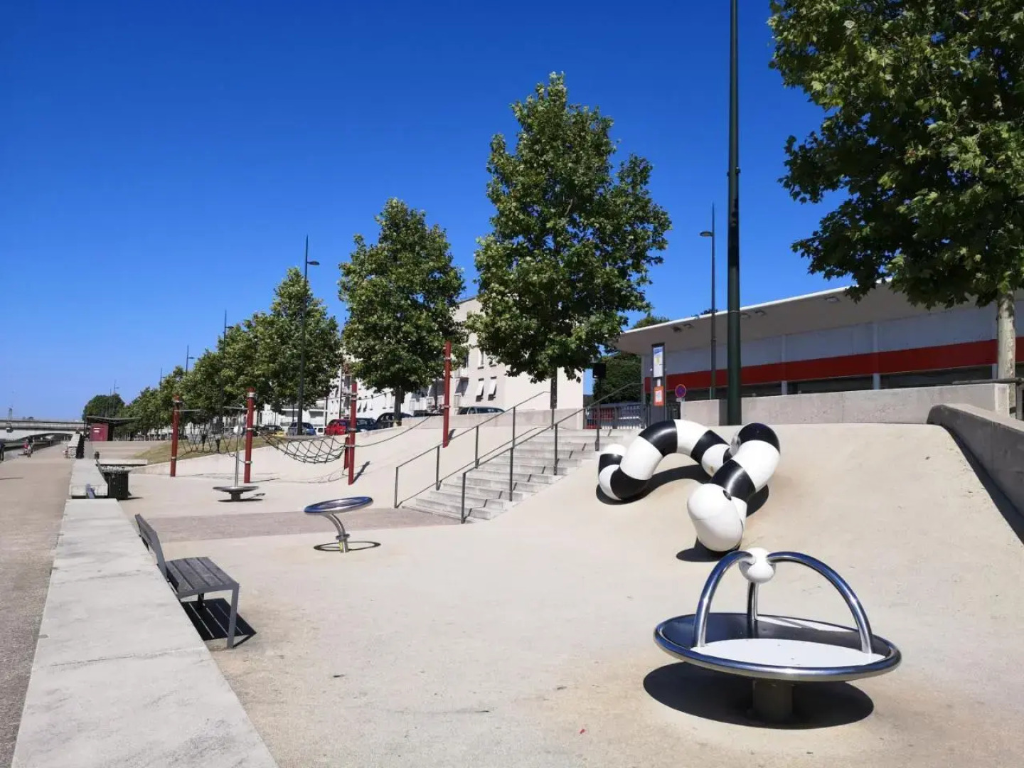 Auberge De Jeunesse DOrleans Et CRJS