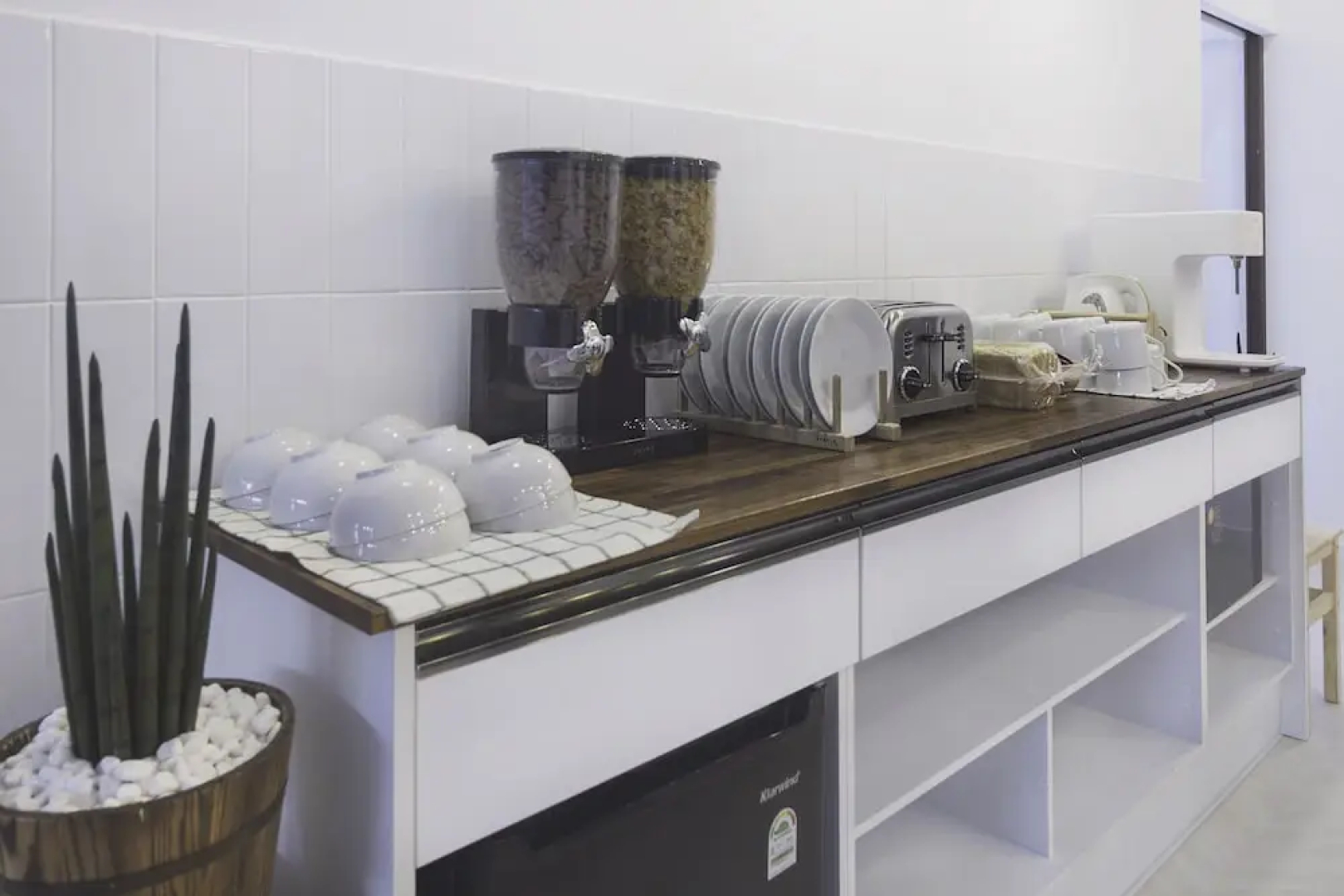 Hwadam Inn - Hostel