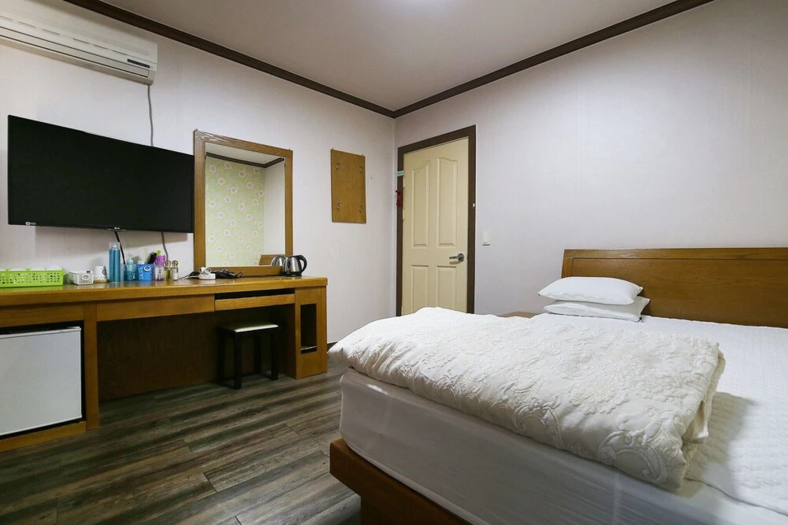 Nonsan Hwangje Motel