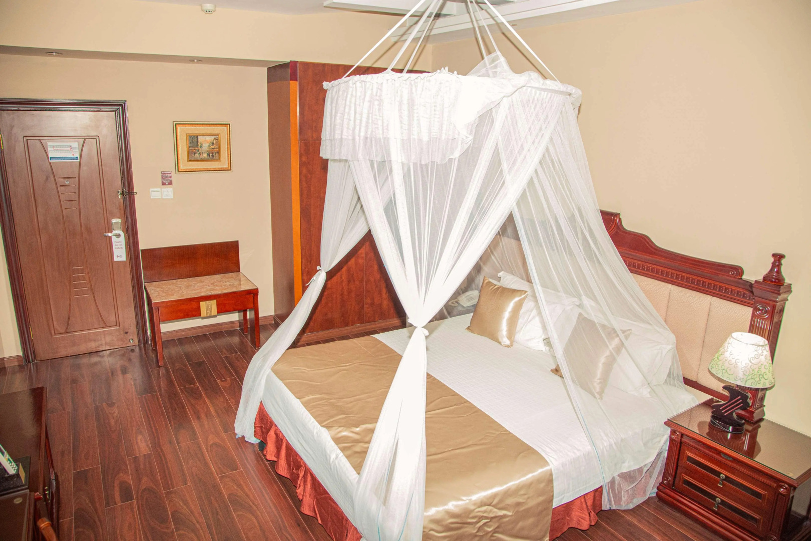 Best Western Plus Paramount Hotel