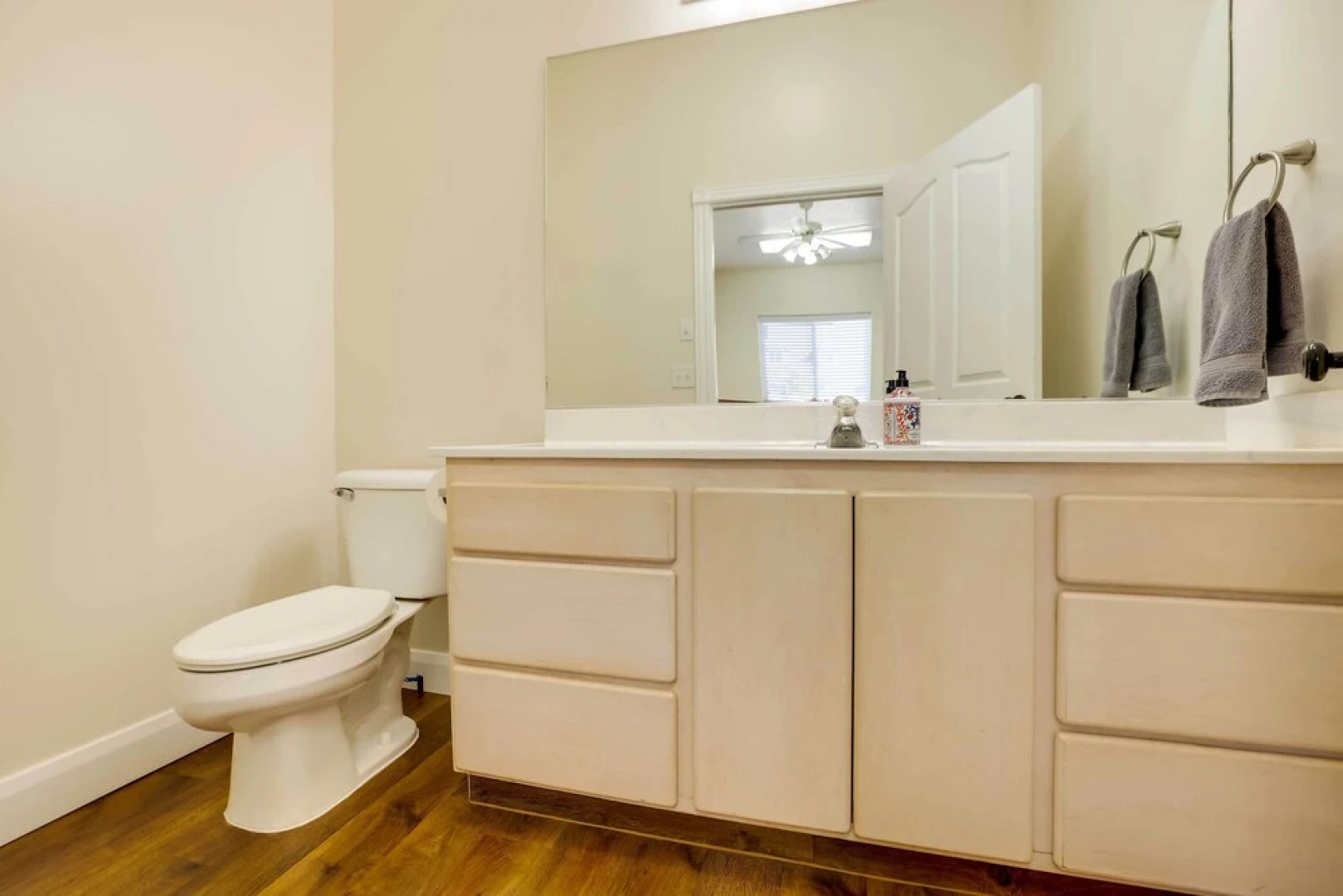 Spacious Hildale House w/ Large Deck!