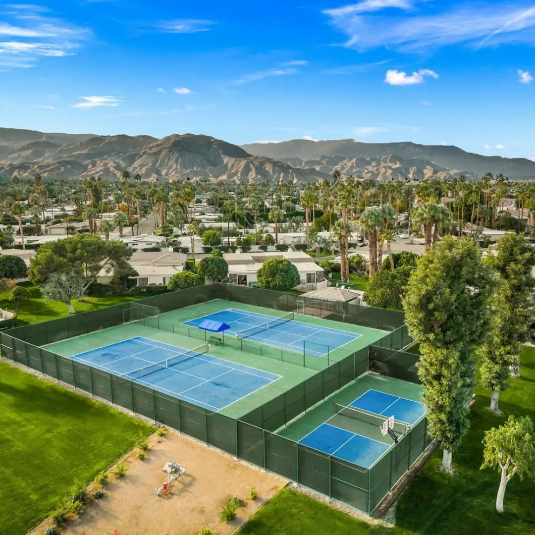 The Wells at Indian Wells - Free Golf Usage