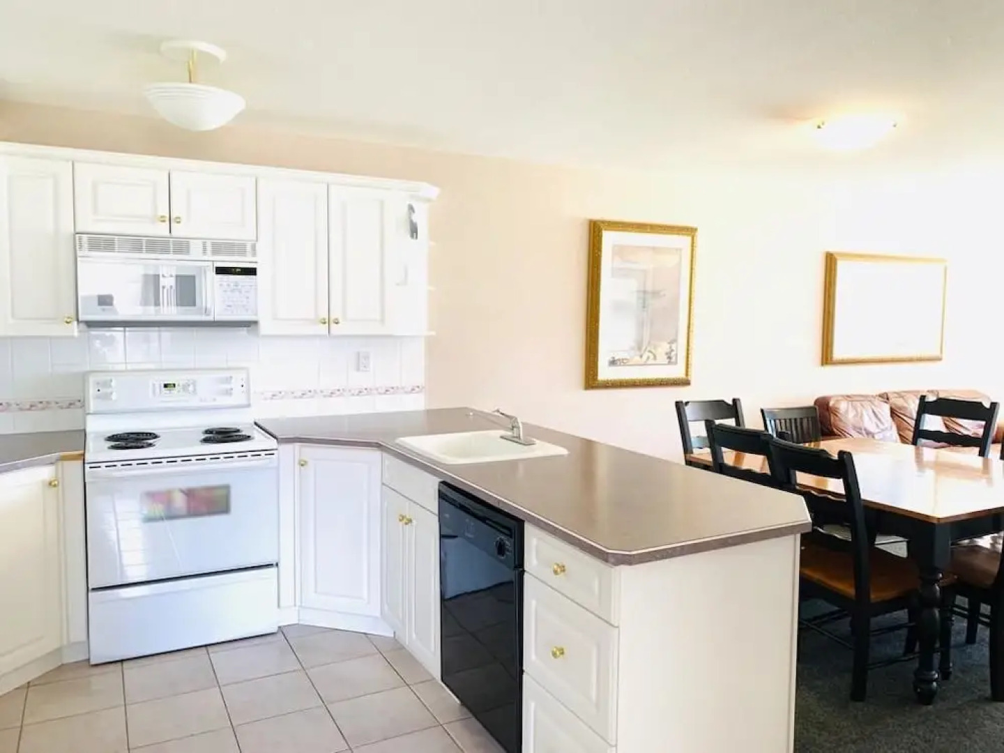 Mountain View Resort and Suites at Fairmont Hot Springs