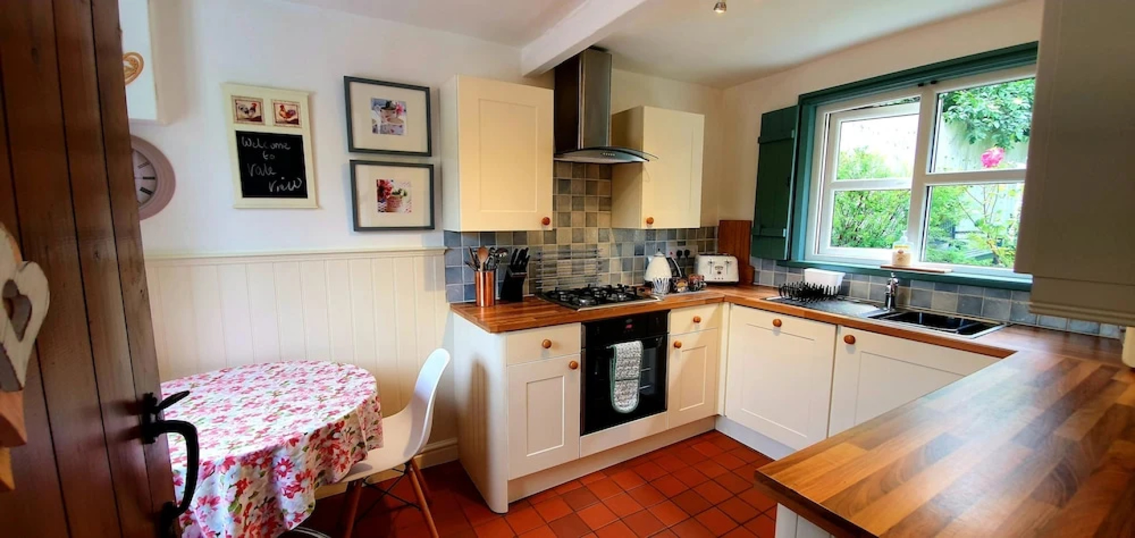 Vale View Cottages - The Coach House