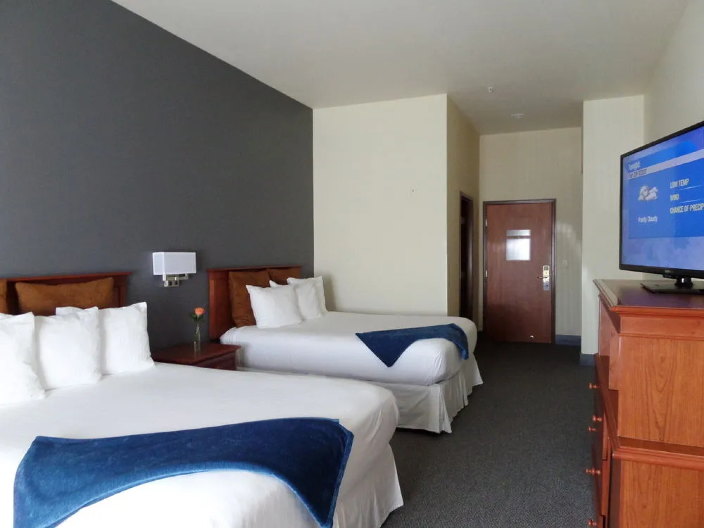 Wood River Inn & Suites
