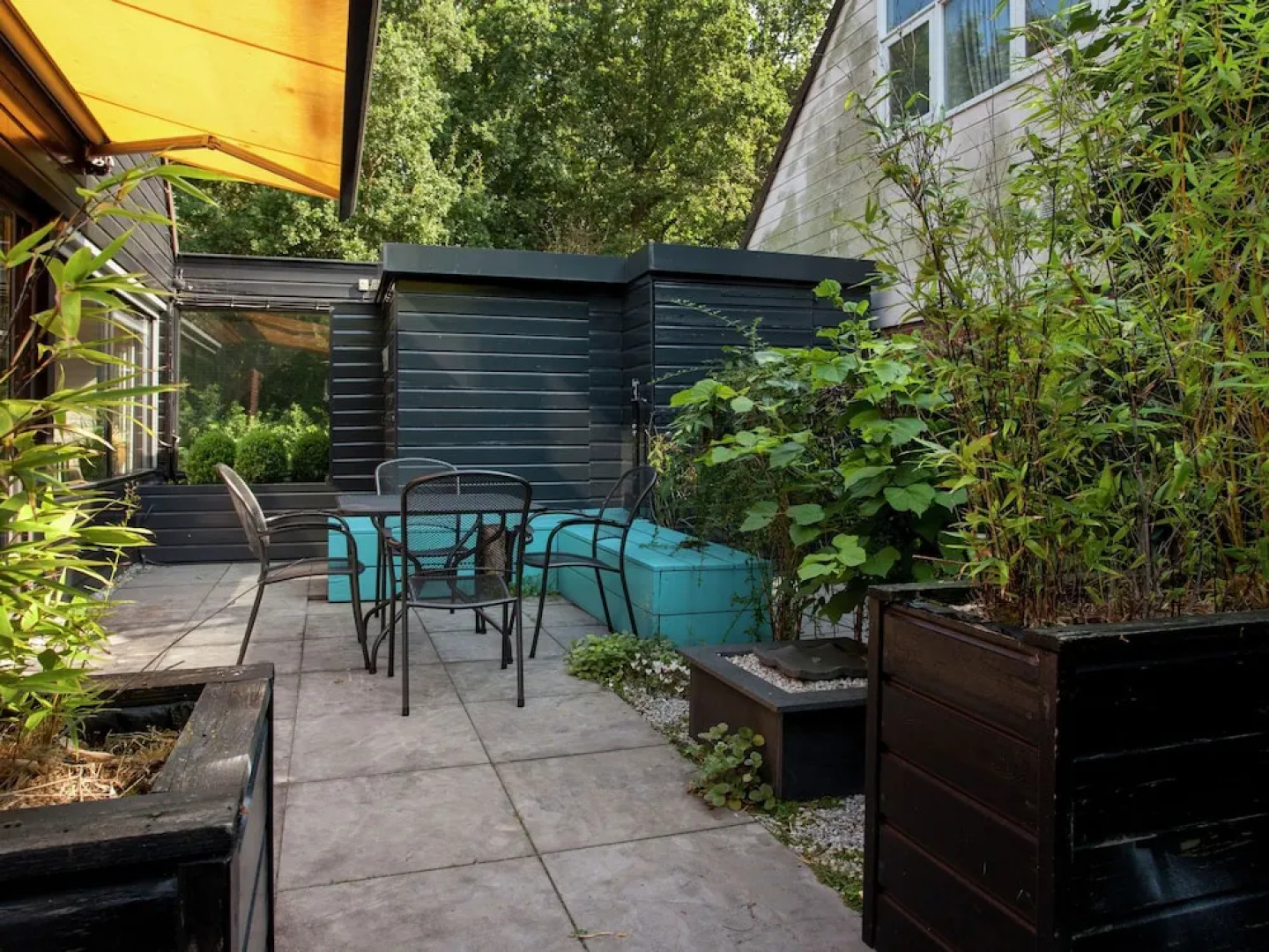 Atmospheric Holiday Home in Noordwijkerhout near Beach