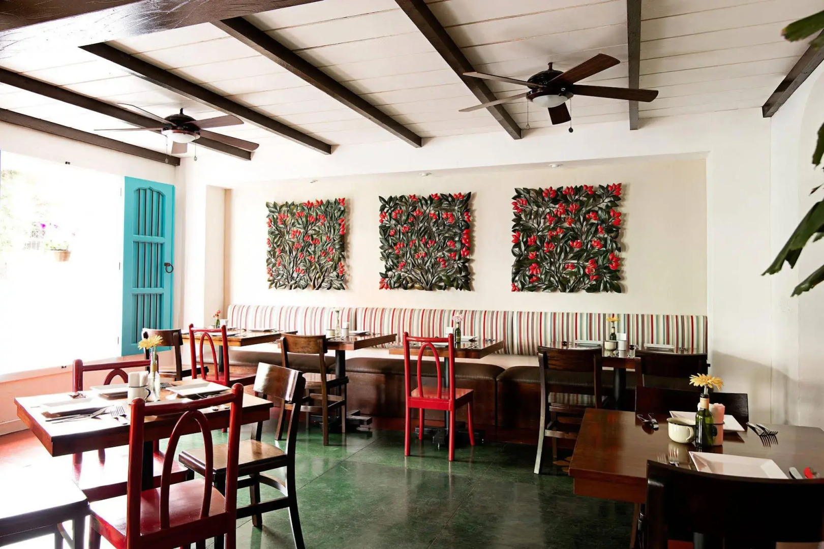 Isla de Flores Hotel