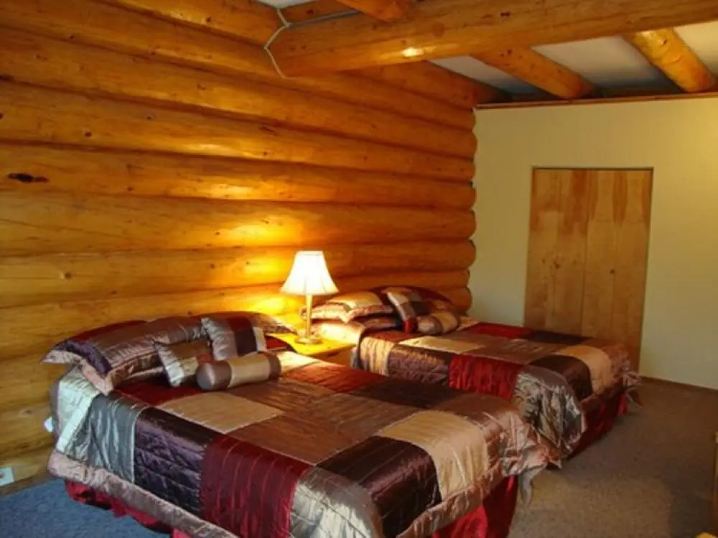 Helmcken Falls Lodge