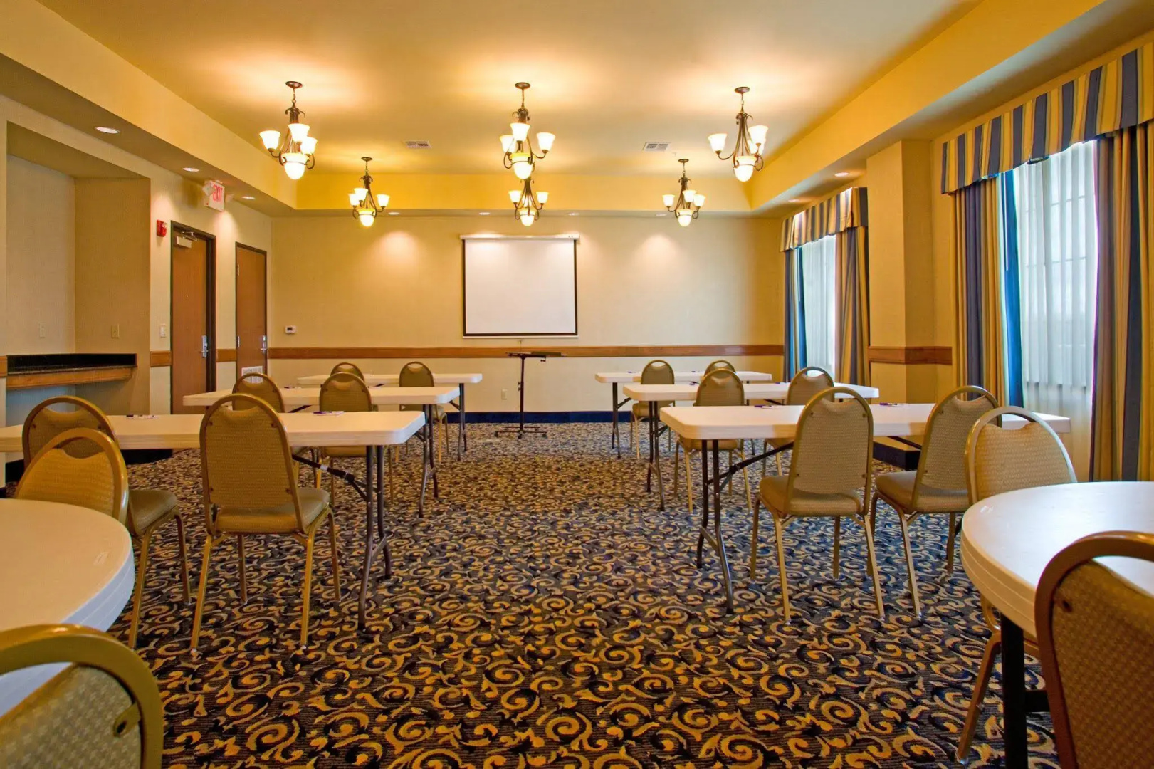 Holiday Inn Express Jourdanton - Pleasanton by IHG