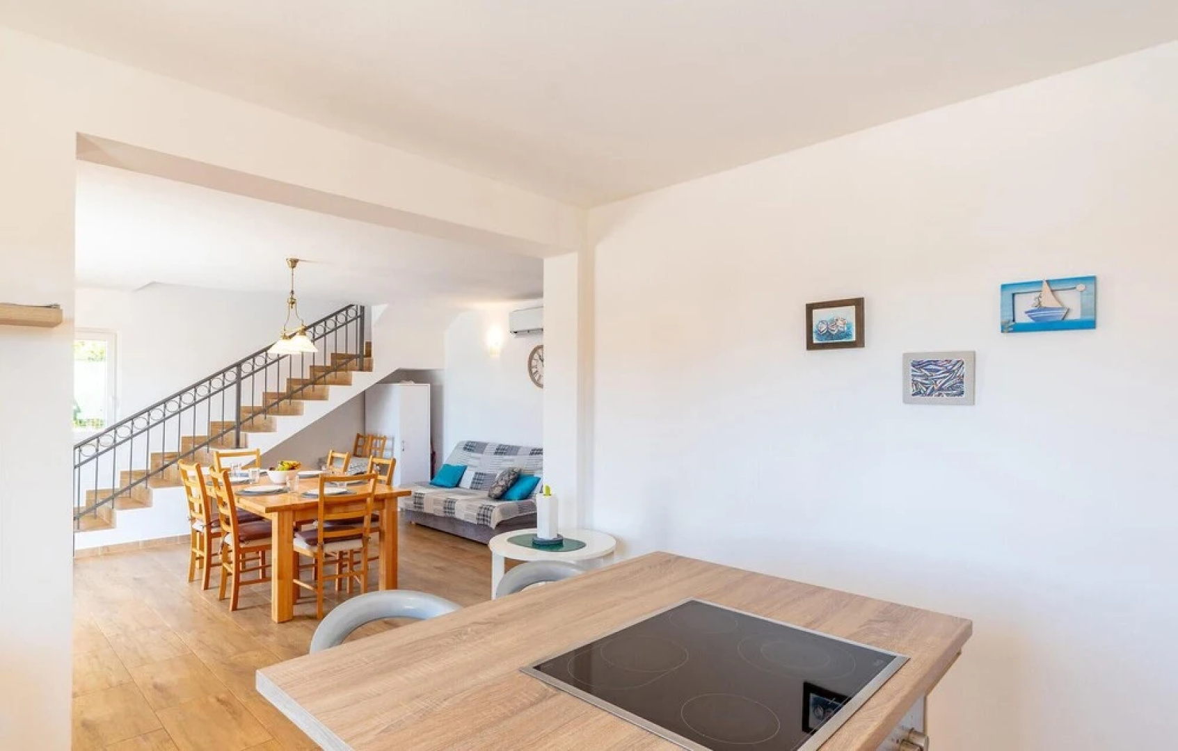 Stunning Home in Nova With Wifi and 3 Bedrooms