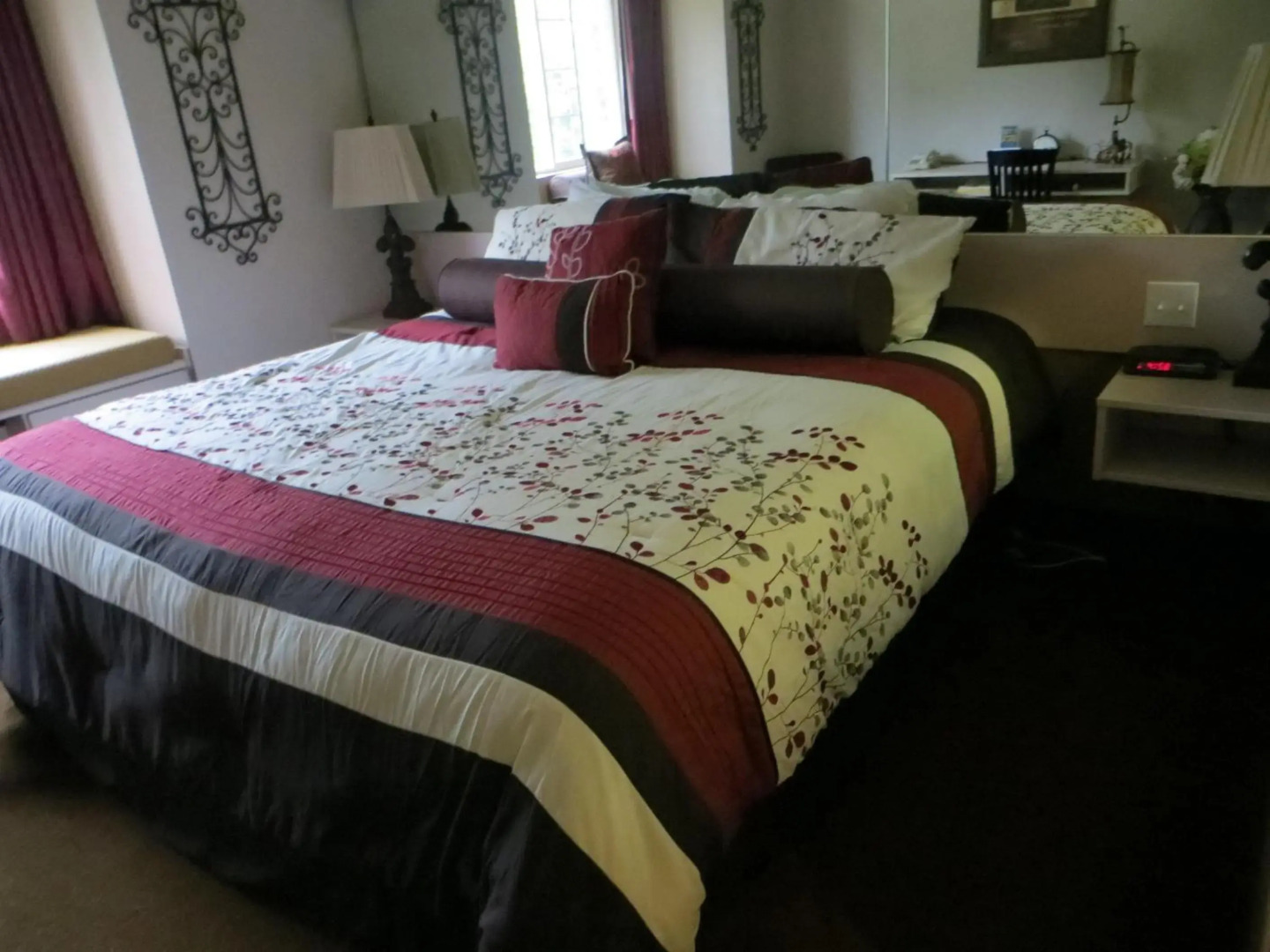 Patti's Inn & Suites