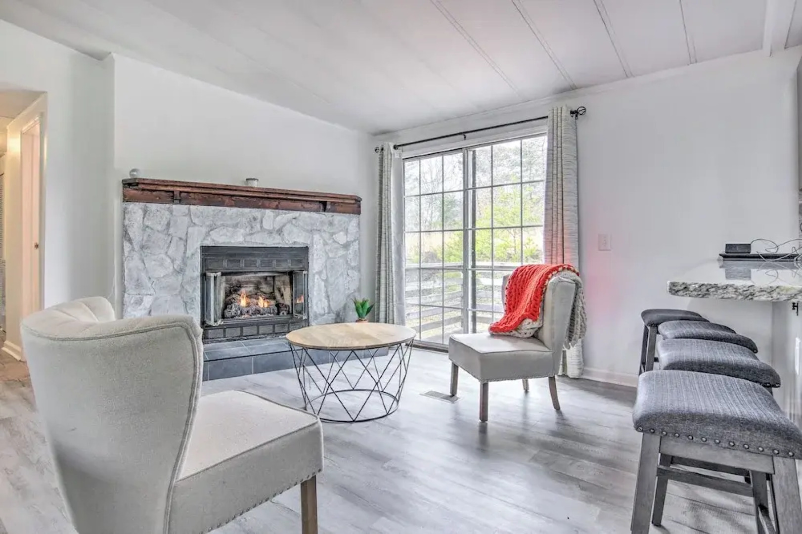 Cozy Asheville Cottage w/ Grill & Fire Pit!