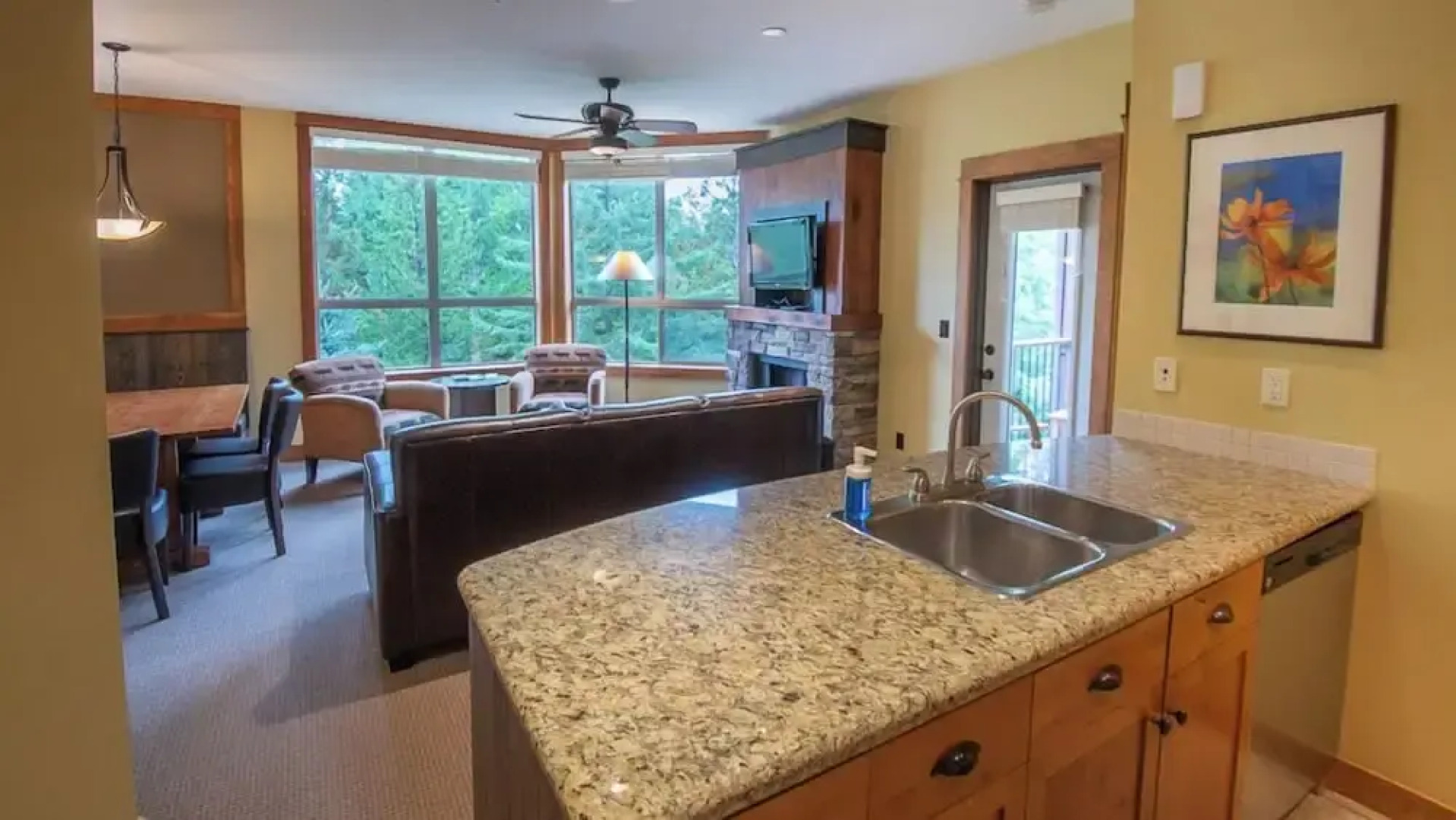 Timberline Lodges by Fernie Lodging Co