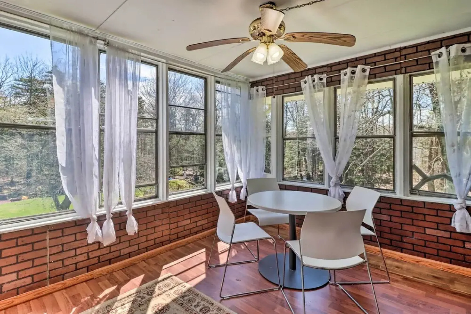 3 Mi to Lake: Spacious Tobyhanna Home & Guest Home