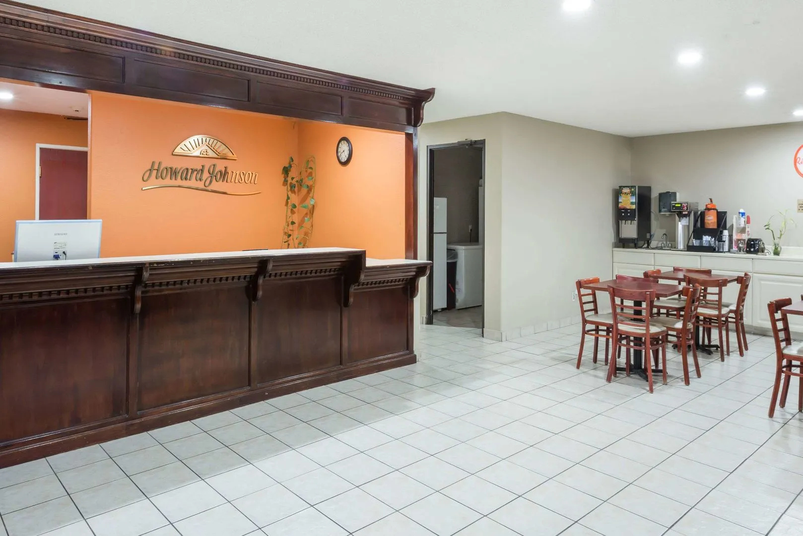Baymont by Wyndham Iowa Lake Charles