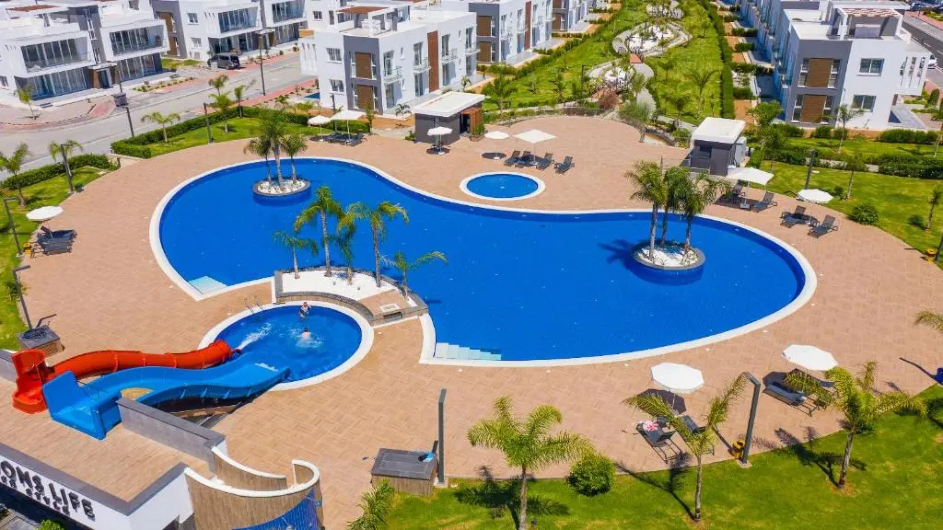 Four Seasons Life Apartments