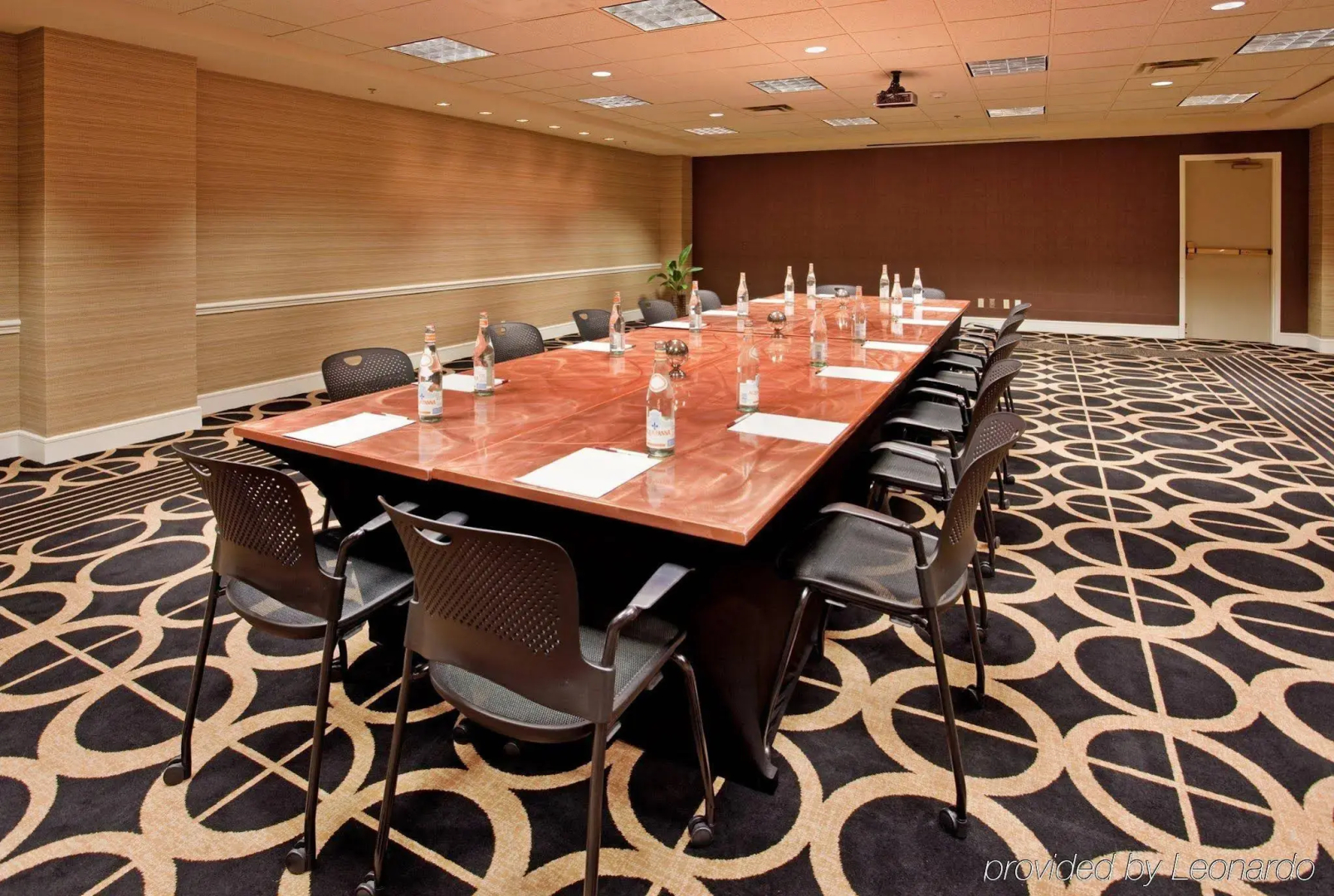 Crowne Plaza Kansas City Downtown by IHG