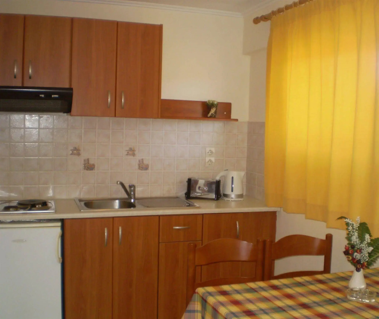 Damia Hotel & Apartments