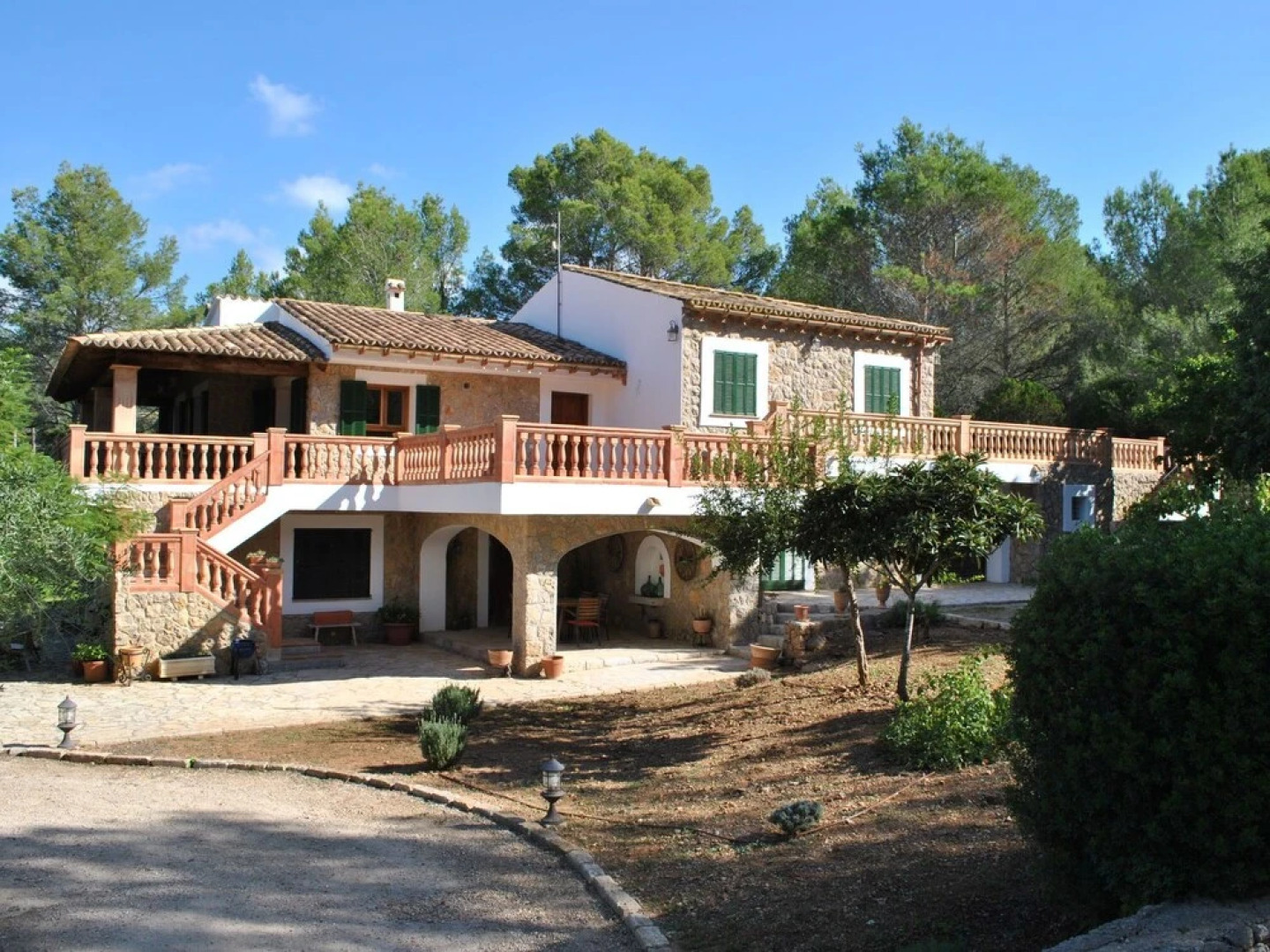 Spacious Mansion in Alaró With Swimming Pool