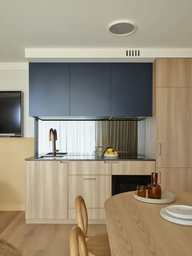 The Isla & Casita Motel