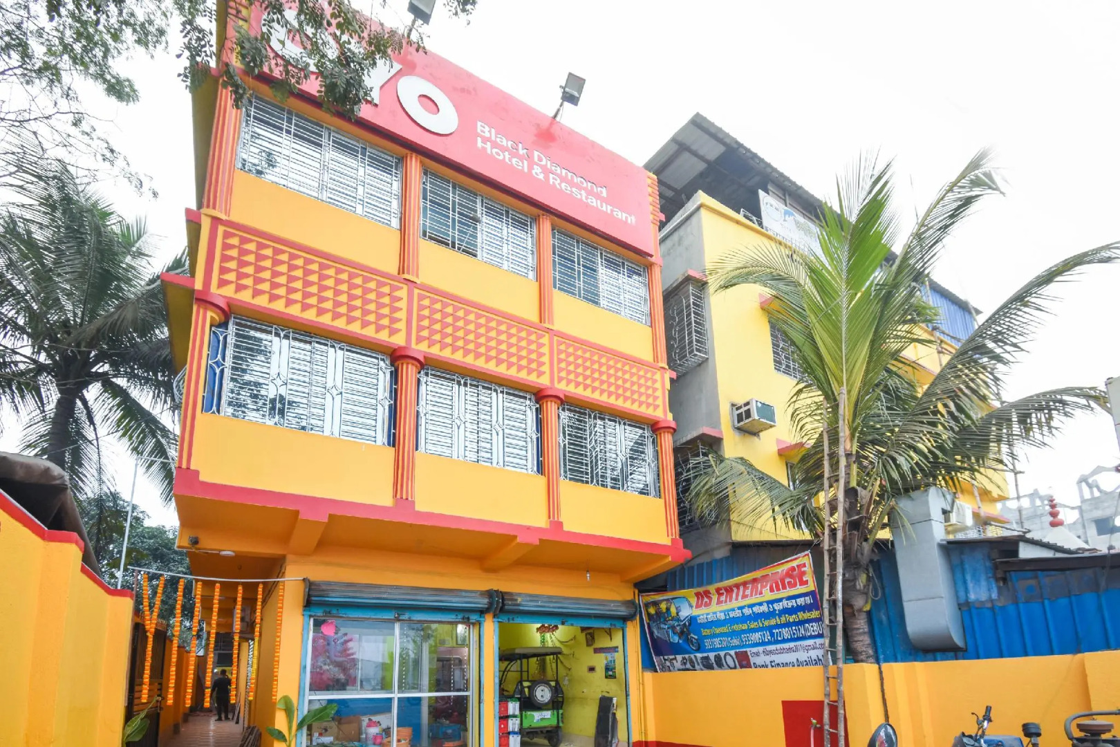 OYO FLAGSHIP 47311 Black diamond hotel and restaurant Barasat