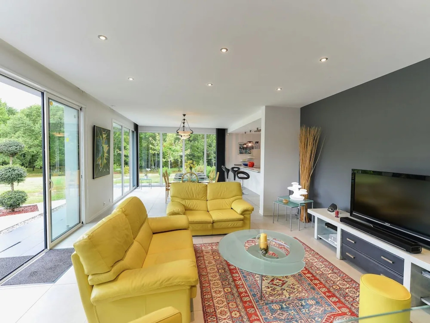 Welcoming Villa in Fouesnant With Swimming Pool