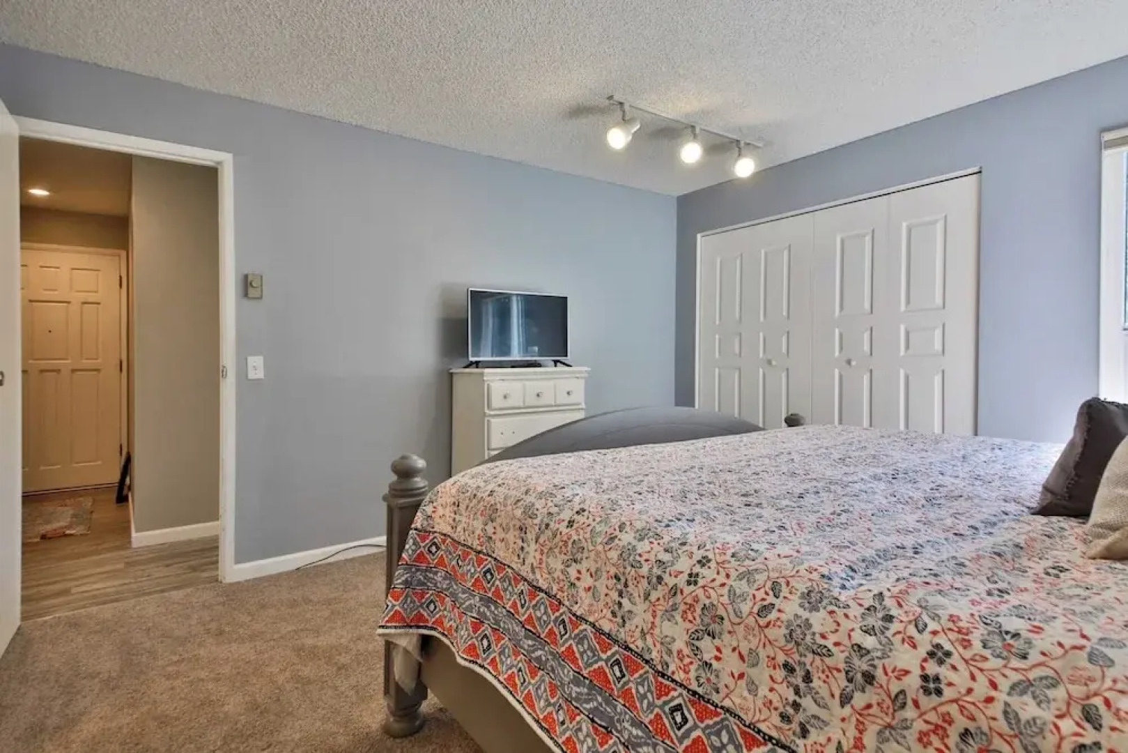 Beachfront Condo - Mutiny Bay by Avantstay Views