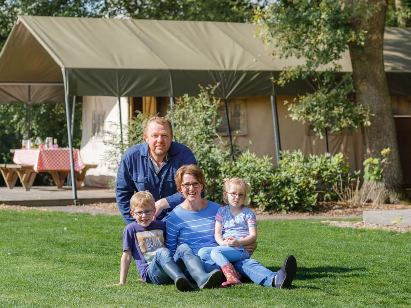 Tent Lodge With Dishwasher in Twente
