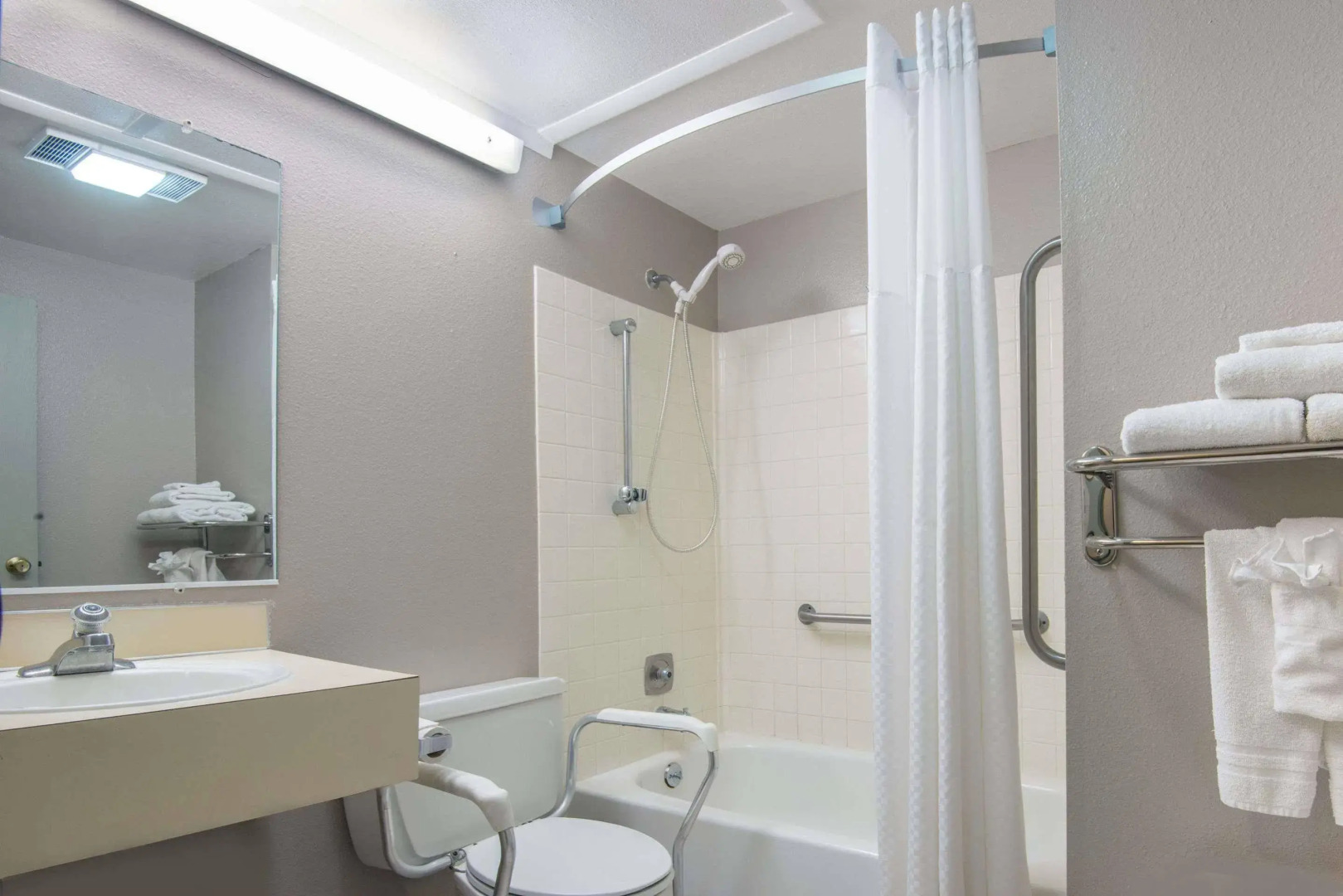 Super 8 By Wyndham Sheridan