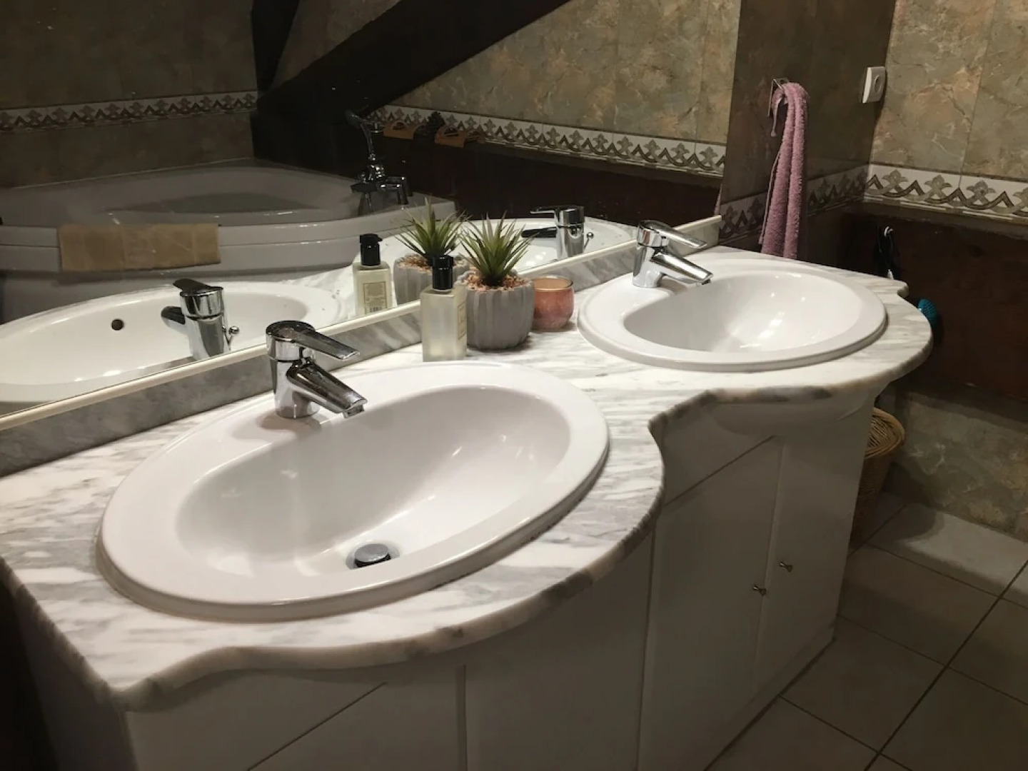 Beautiful 2-bed Apartment