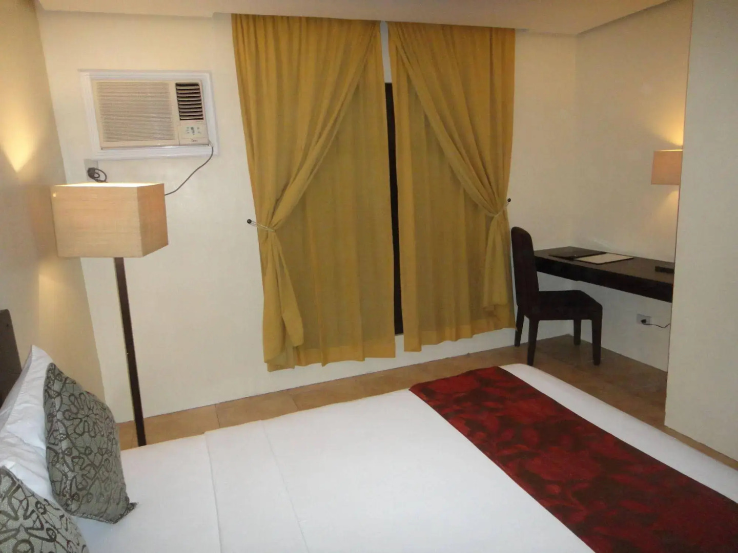 Premiere Citi Suites