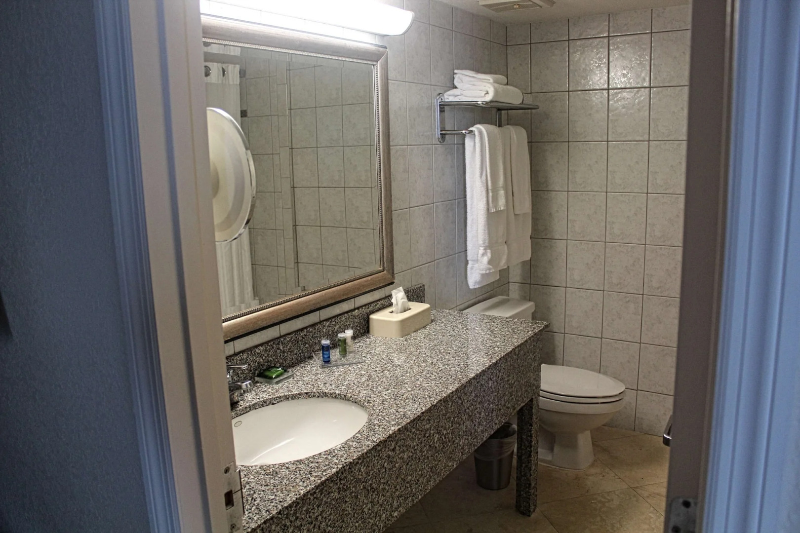 Radisson Suite Hotel Oceanfront