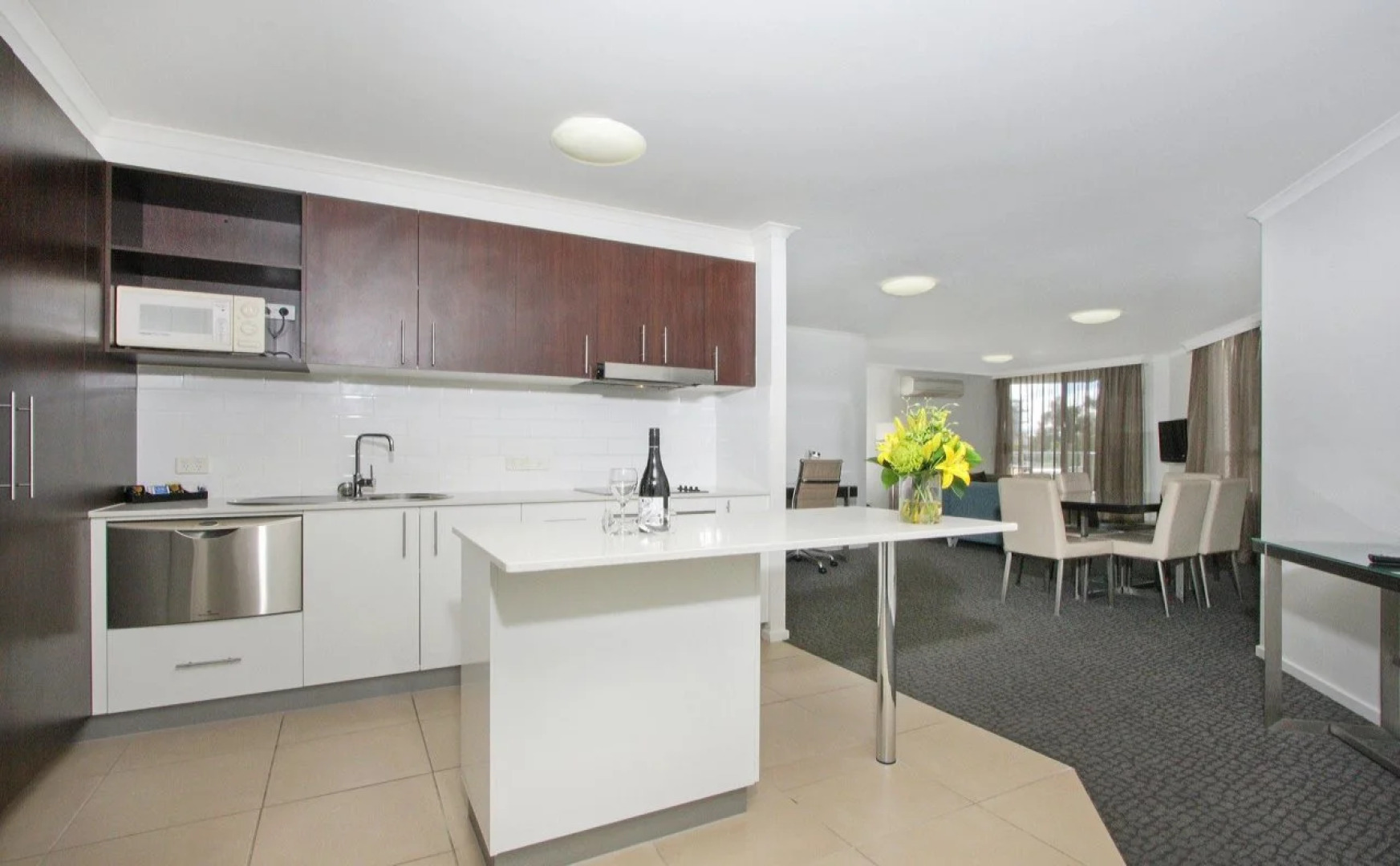 Pacific Suites Canberra