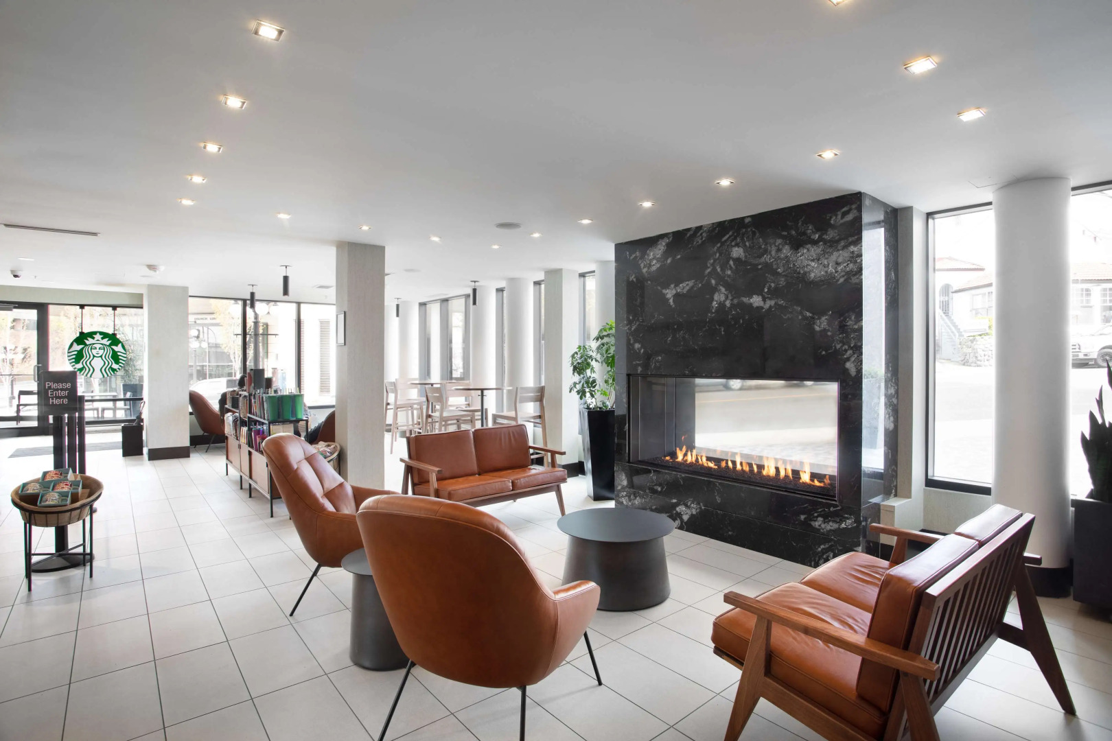 DoubleTree by Hilton Hotel & Suites Victoria