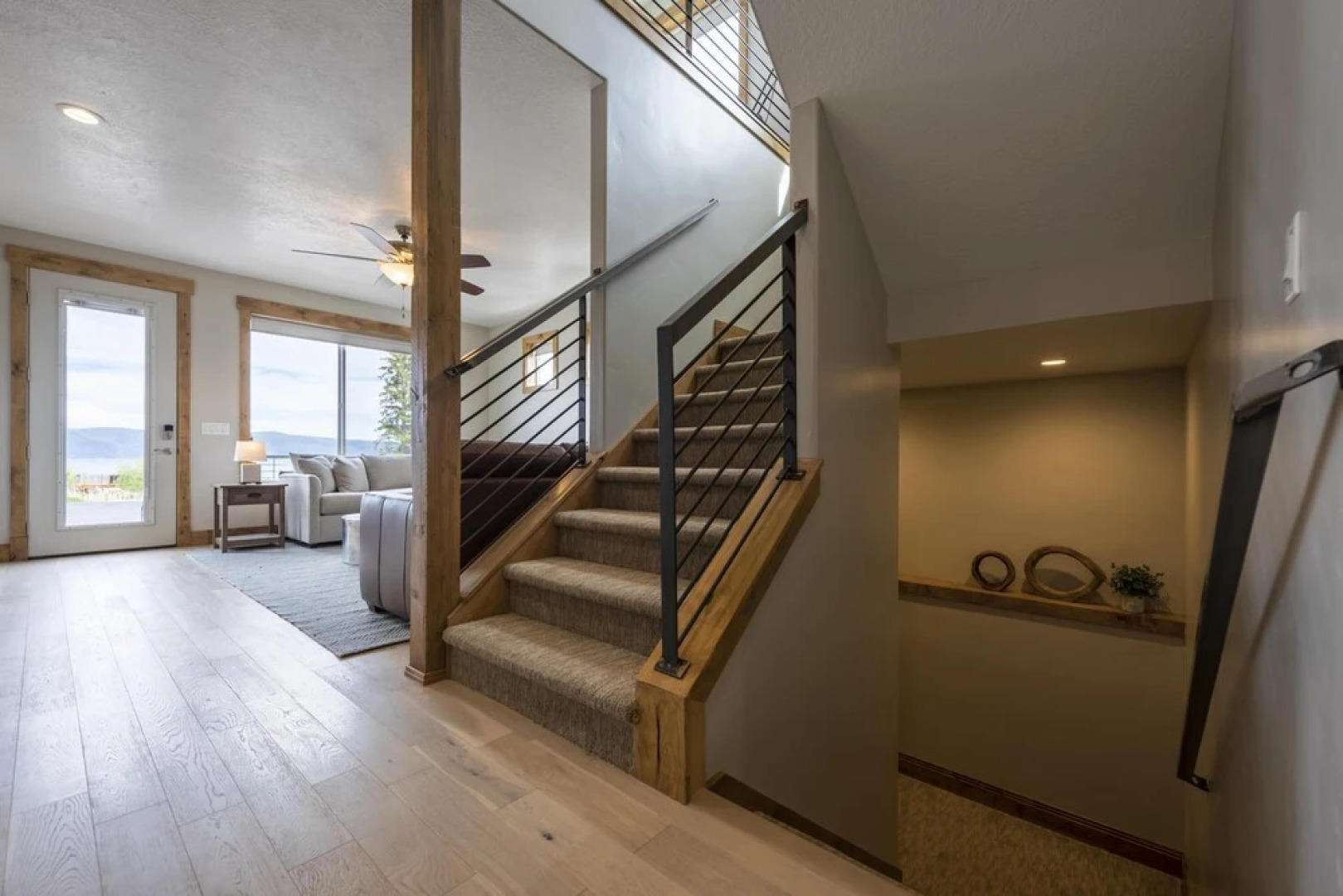 Beautiful Modern Lakefront Home - Private Beach Access, Clubhouse, Pool, & Hot Tub