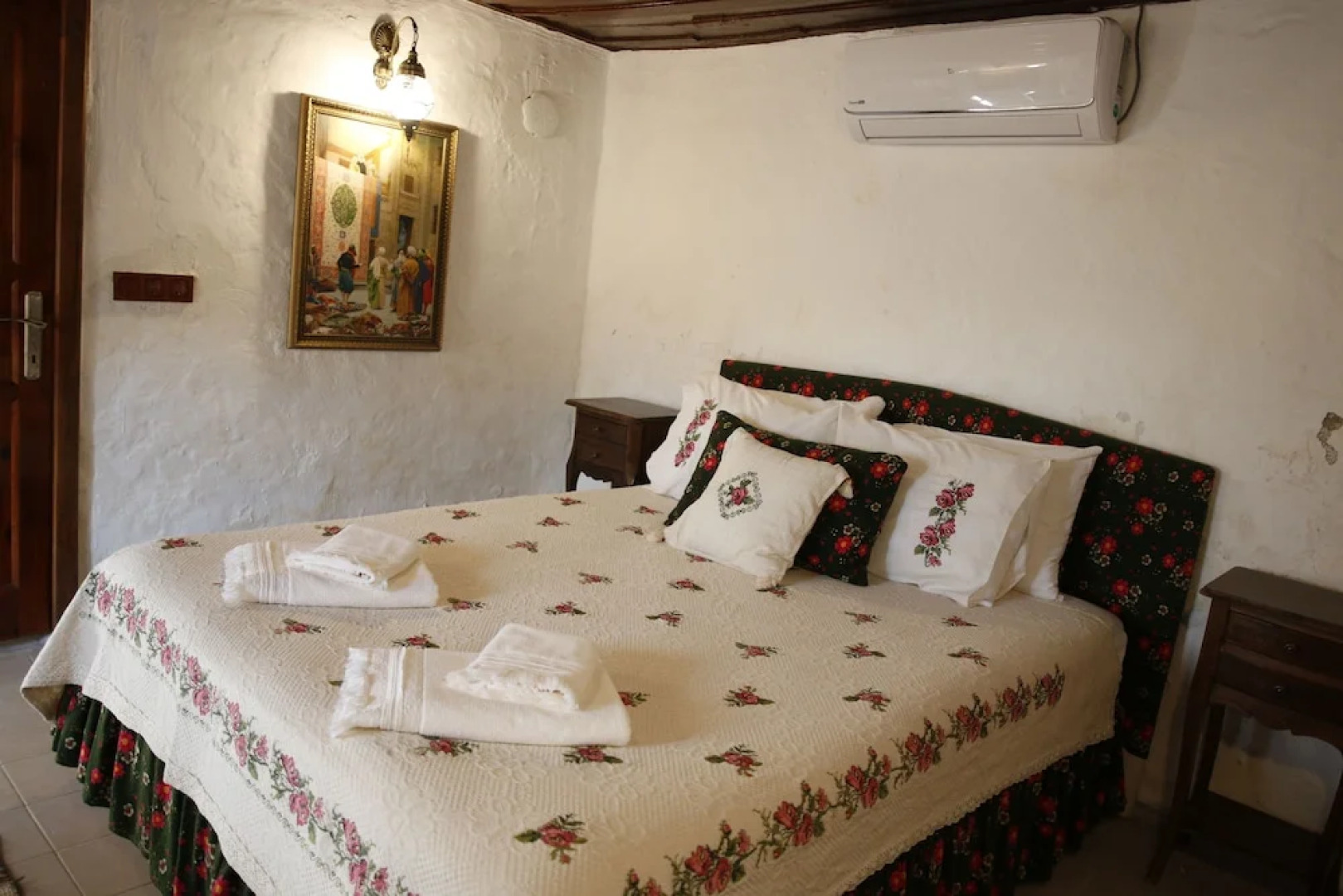 Shiraz Hotel & Restaurant