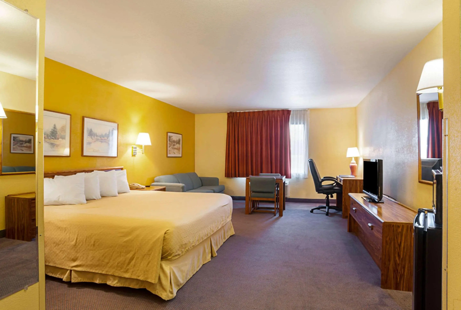 Rodeway Inn & Suites