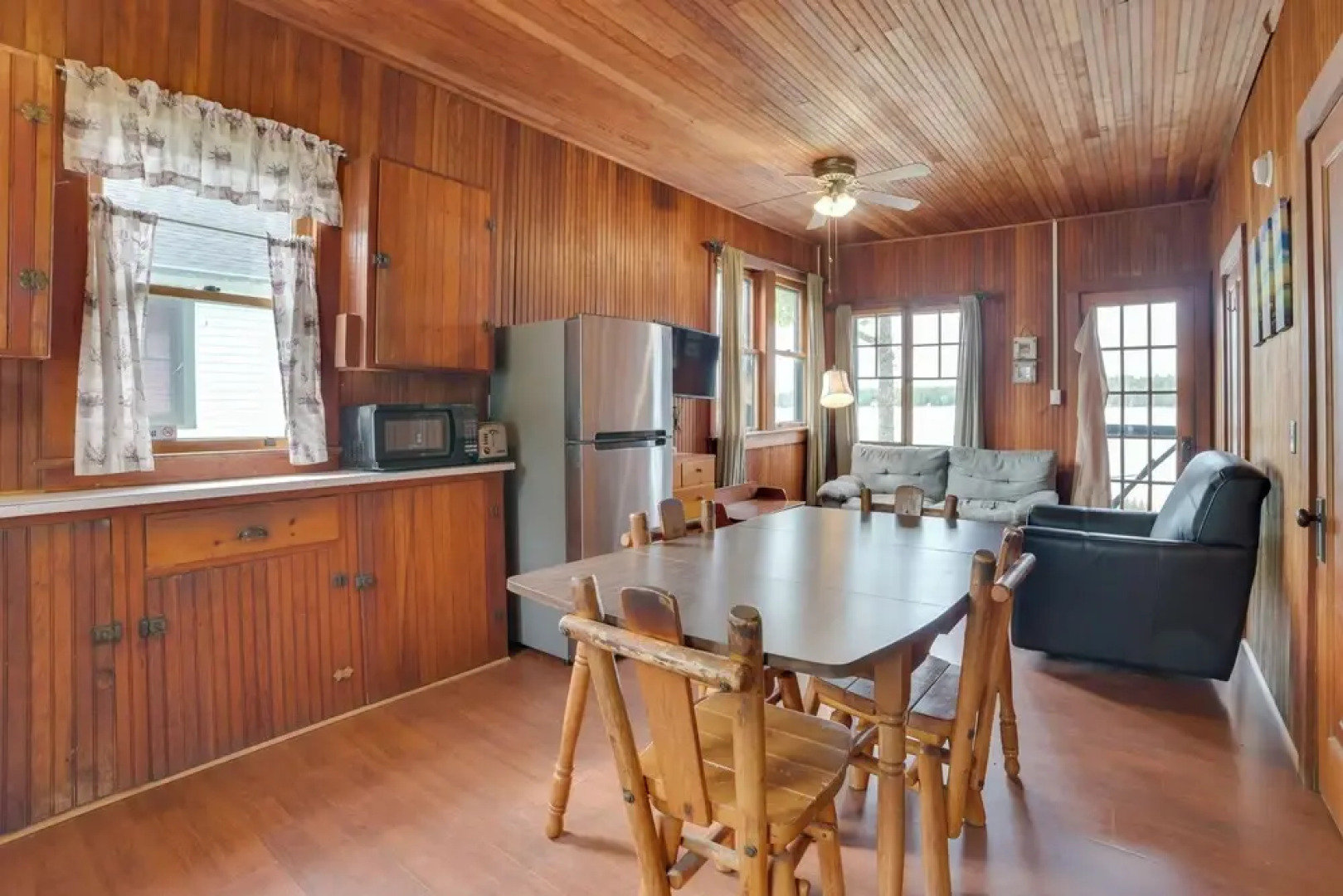 Sandy Beach & Sunset Views: Cedarville Cabin!