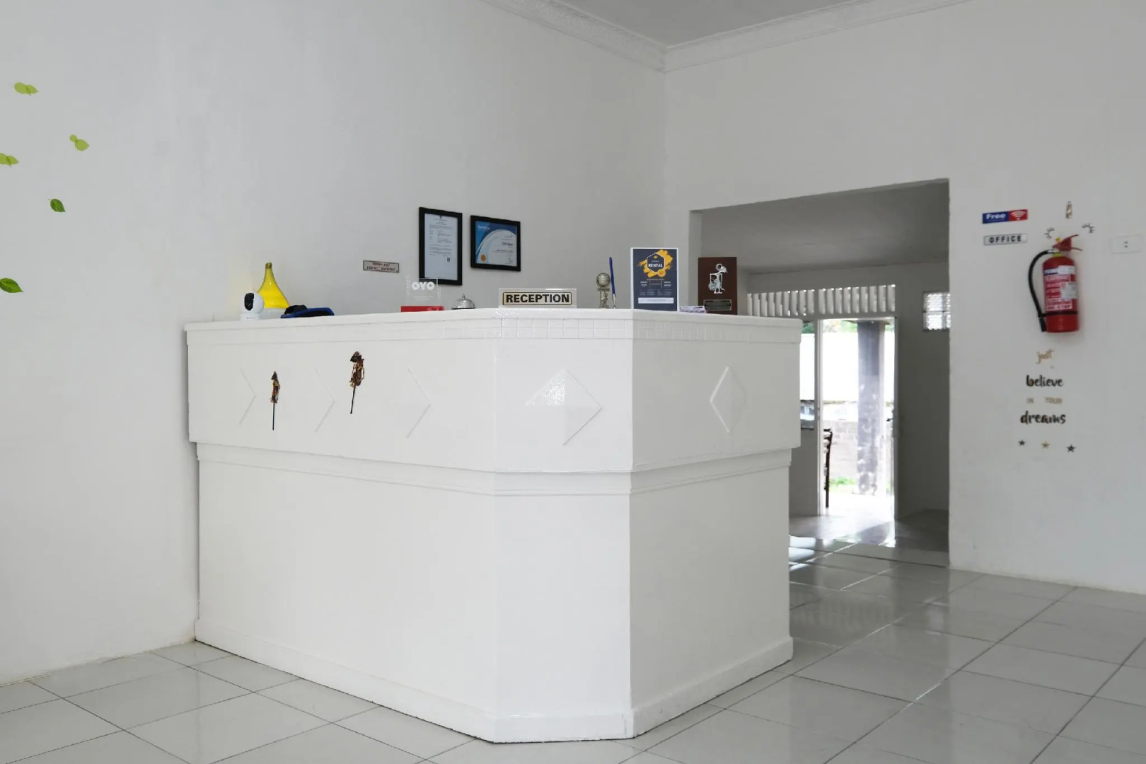 OYO 2557 The Apple Residence