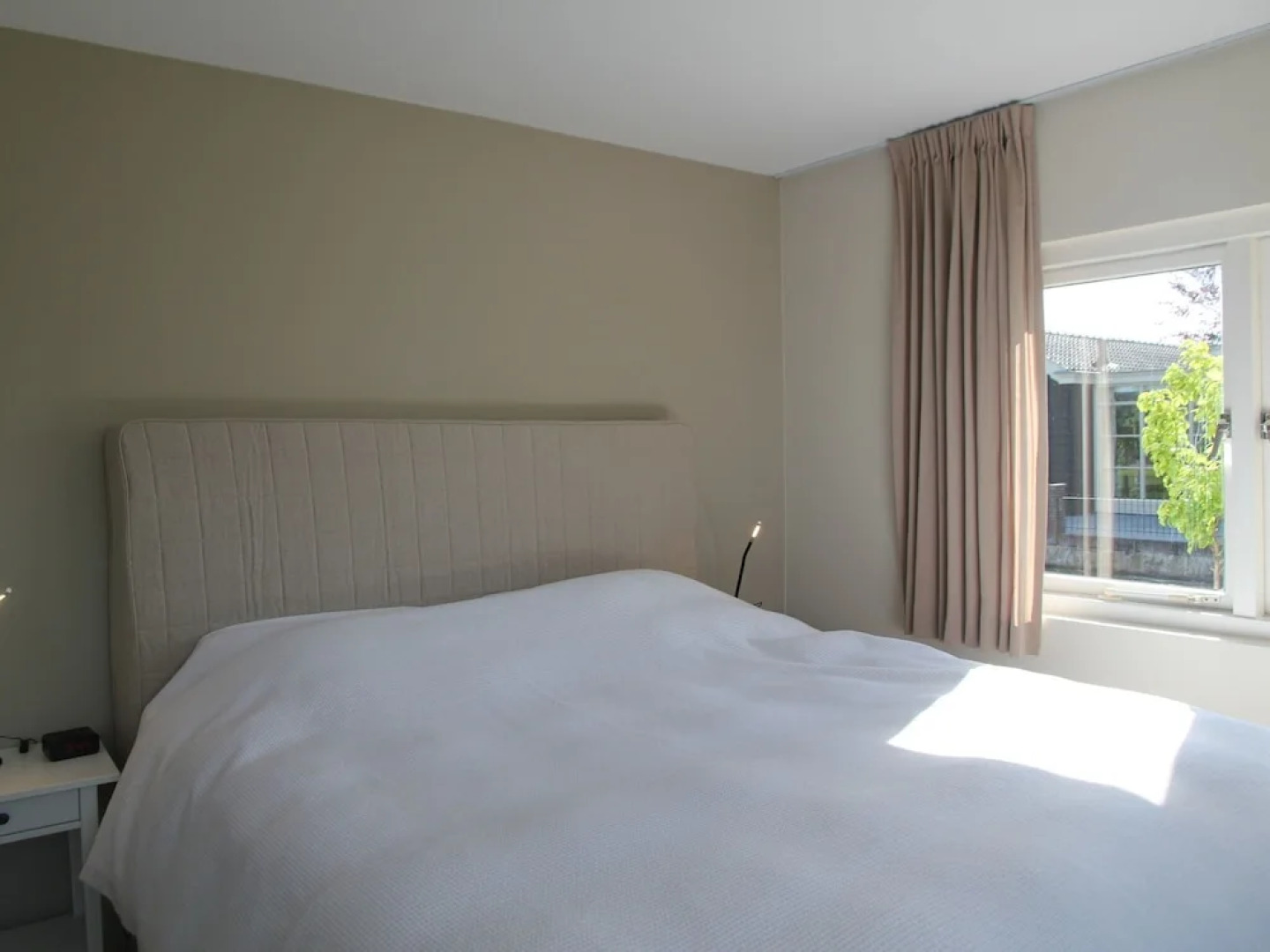 Splendid Holiday Home With Jetty, Waterfront Terrace, Garden