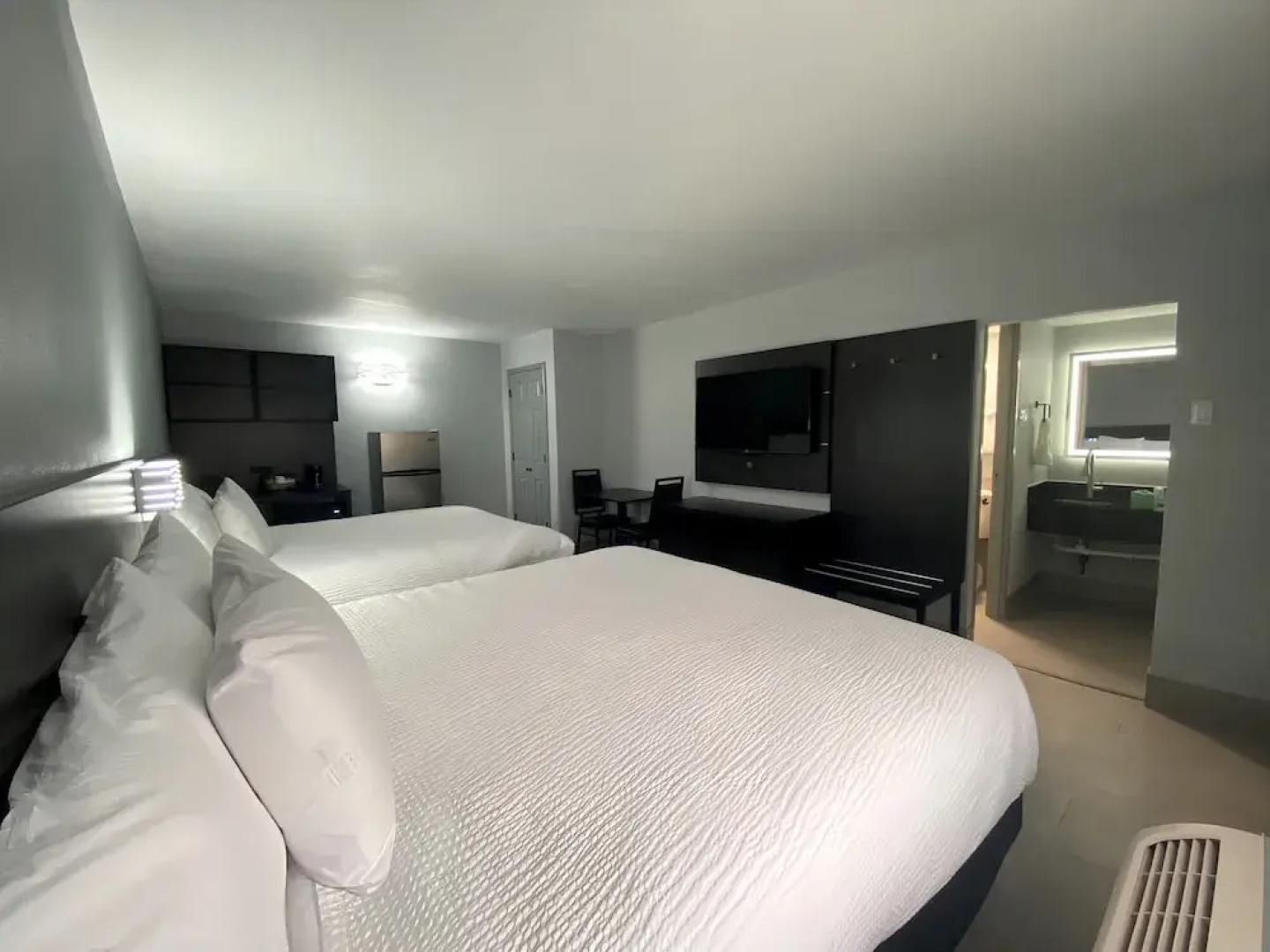 Super 8 By Wyndham Texas City