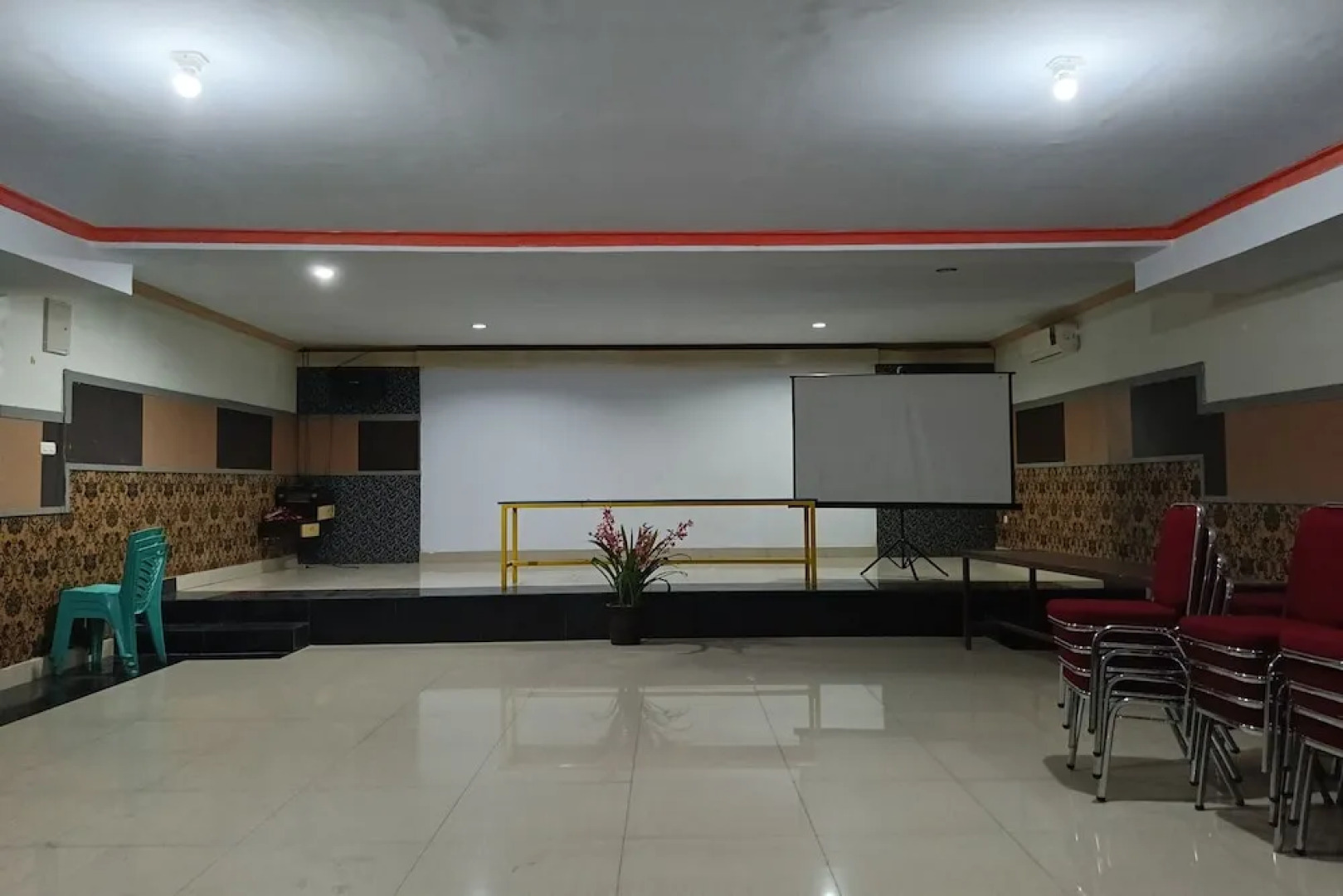 Hotel O Puri Homestay